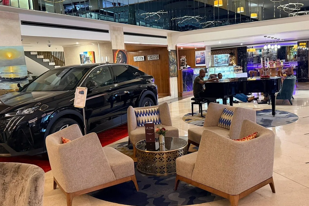 Hotel 2 Fevrier Lome — rooms and atmosphere