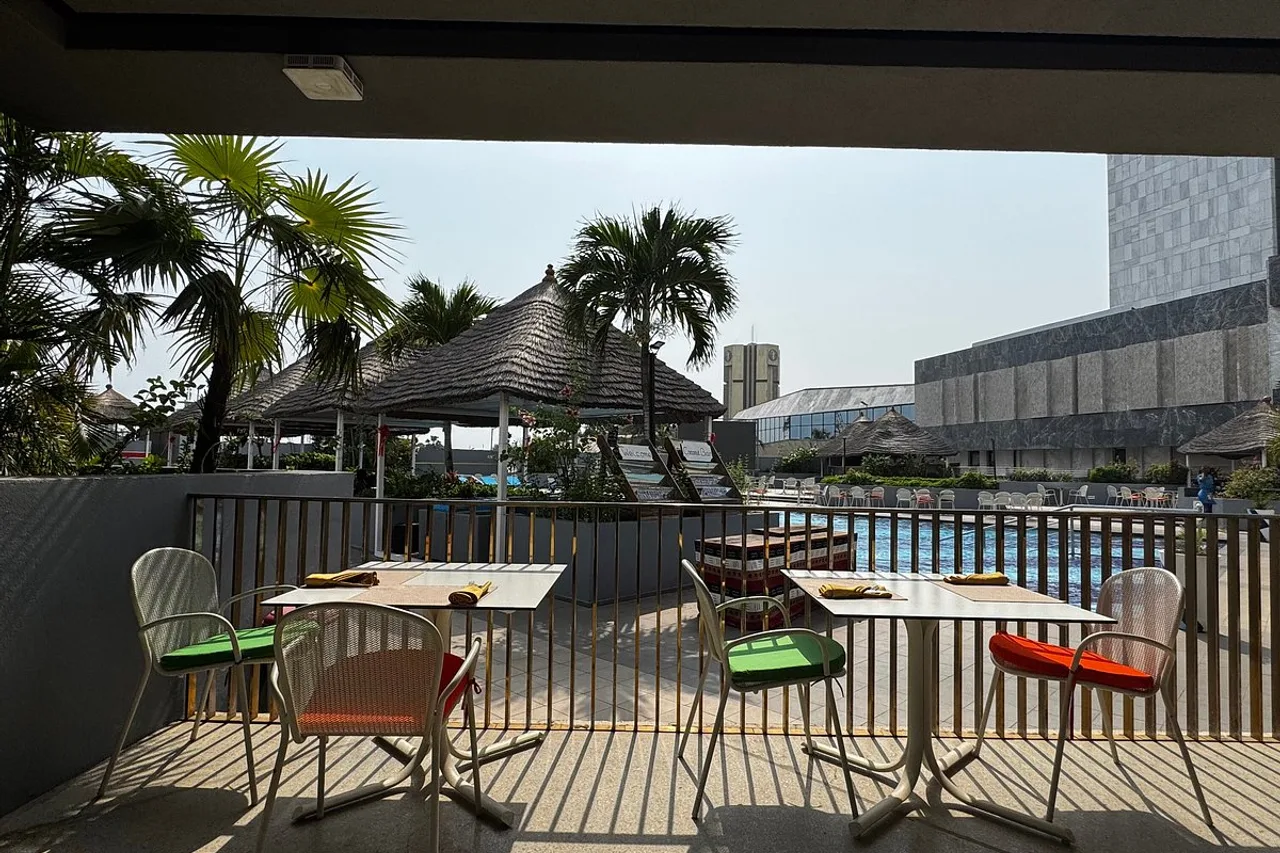 Hotel 2 Fevrier Lome — rooms and atmosphere