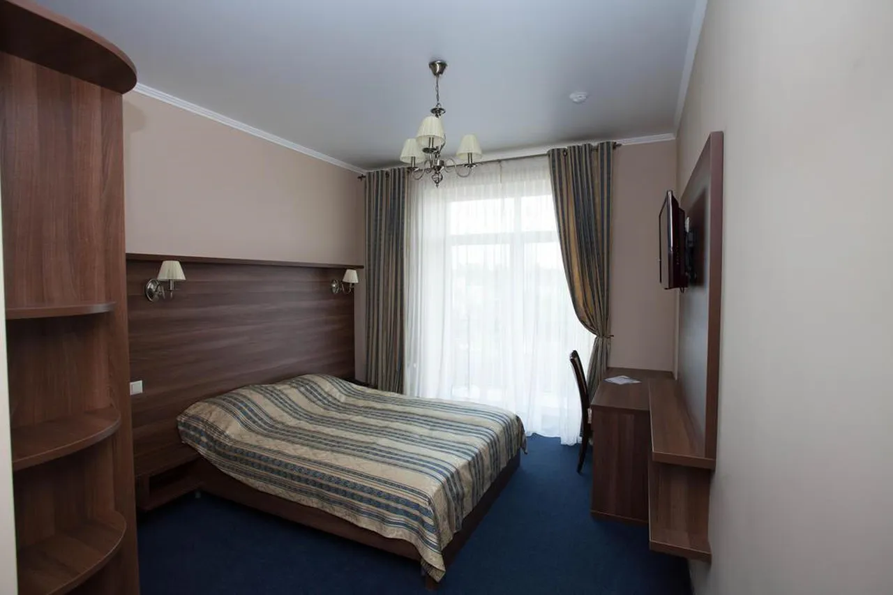 Hotel 903 — rooms and atmosphere