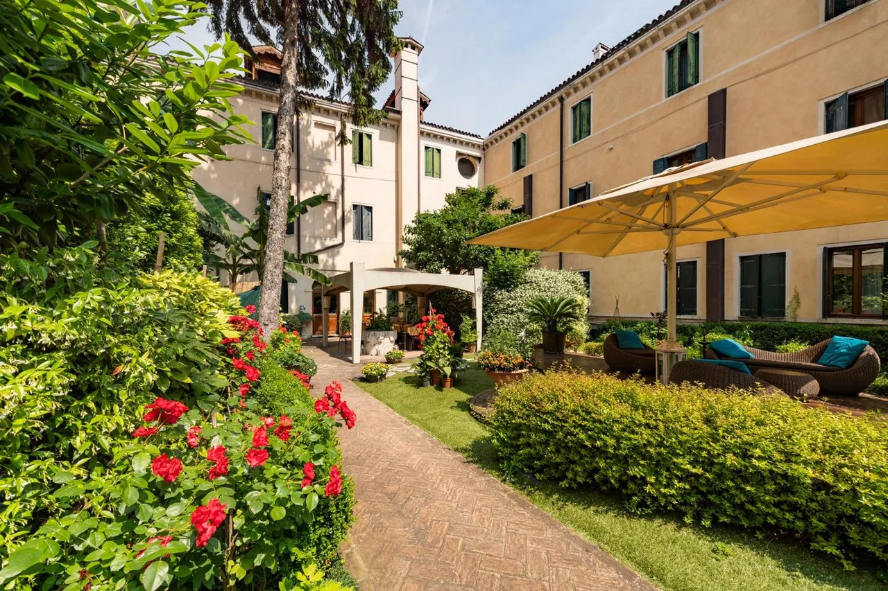 Hotel Abbazia — rooms and atmosphere
