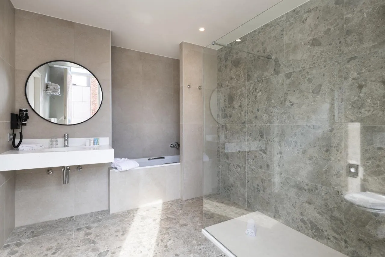 Hotel Academie Bruges — rooms and atmosphere