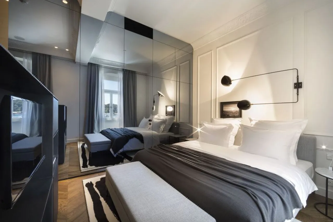Adriatic Hotel by Maistra Collection — ภาพห้องพักและบรรยากาศ