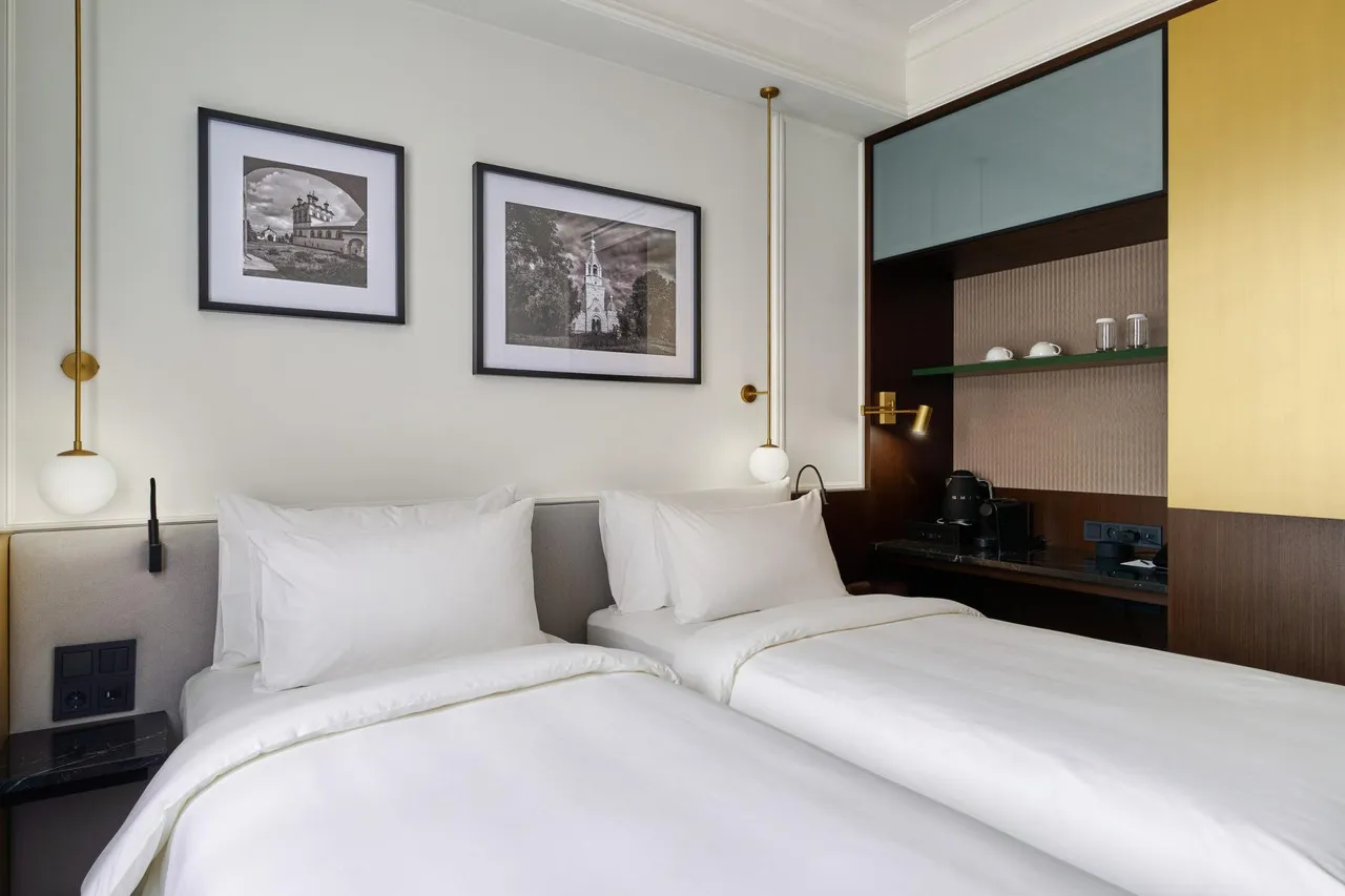 Hotel Akron — rooms and atmosphere