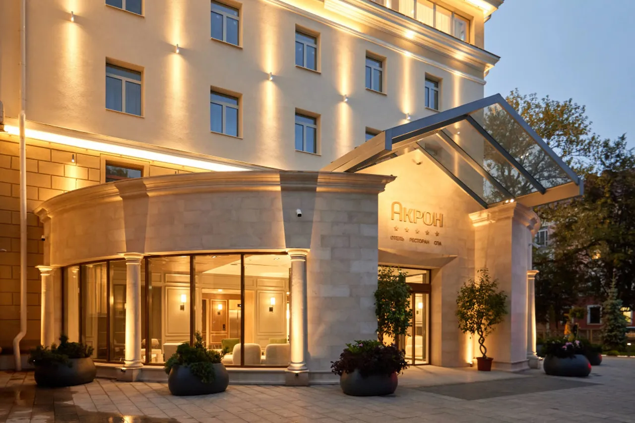 Hotel Akron — rooms and atmosphere