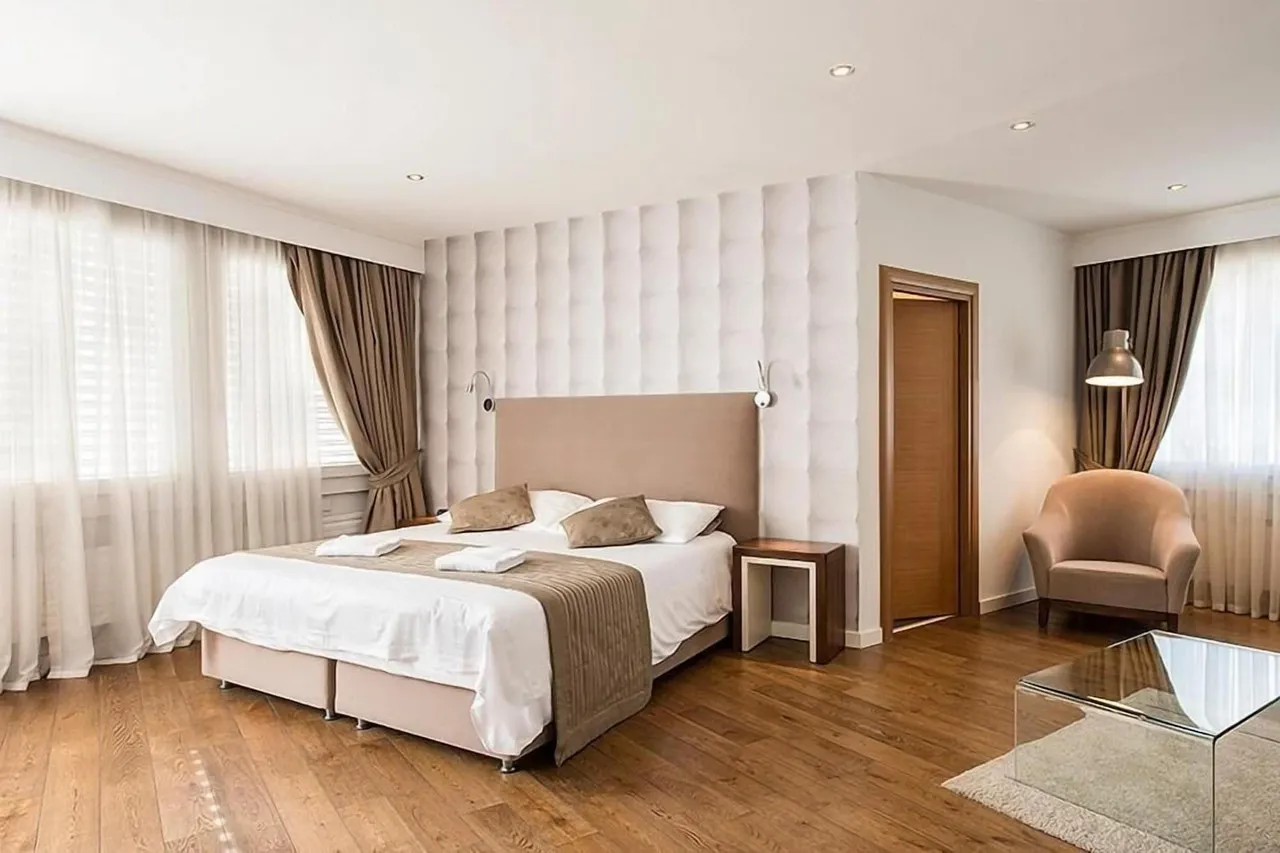 Hotel Alpha Fribourg — rooms and atmosphere
