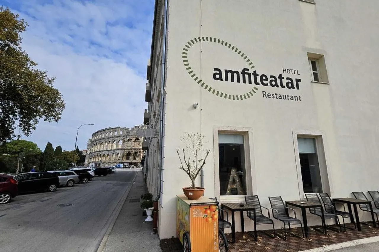 Hotel Amfiteatar — rooms and atmosphere
