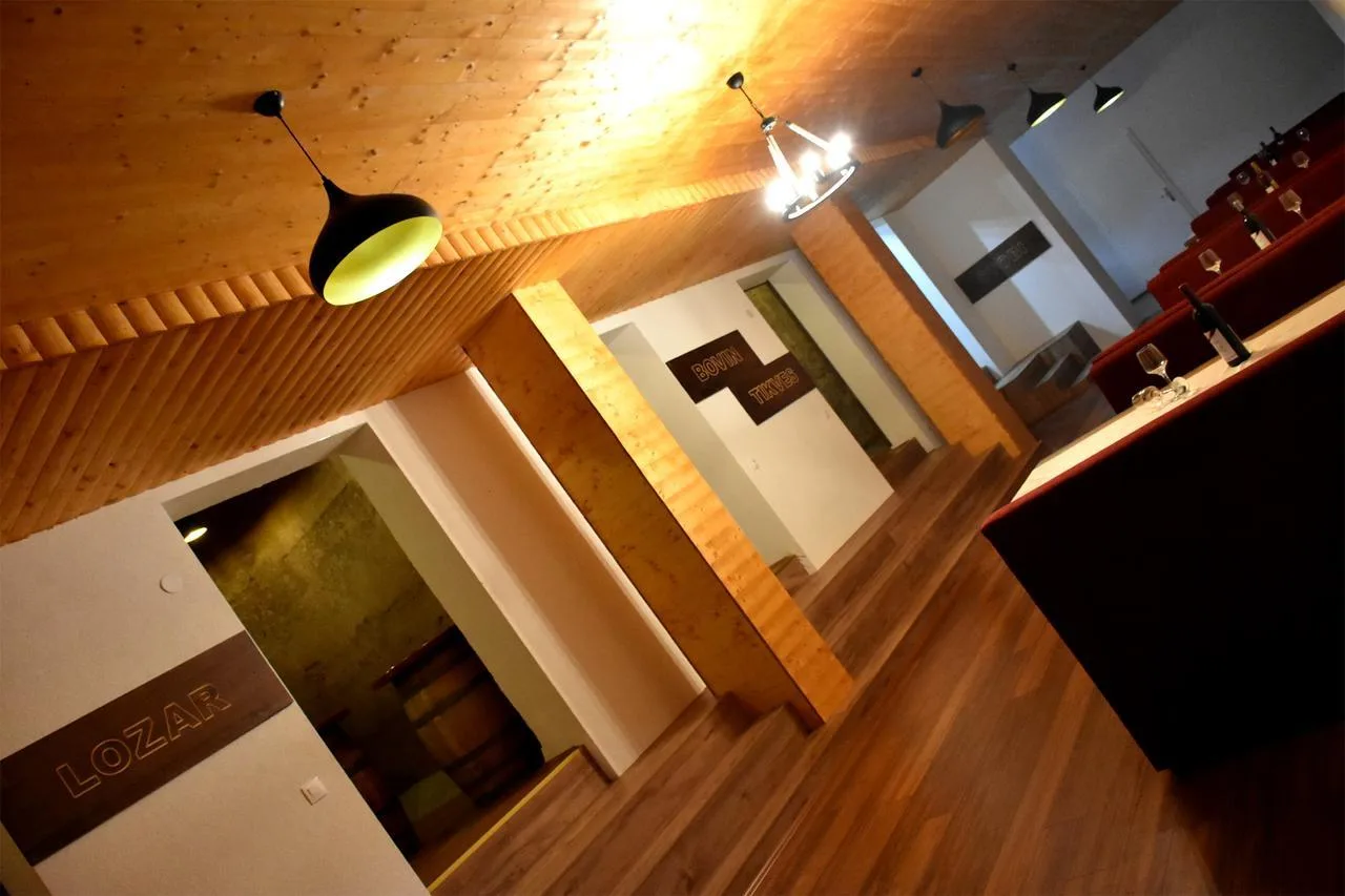 Hotel and Winery Lozar — บิโตลา