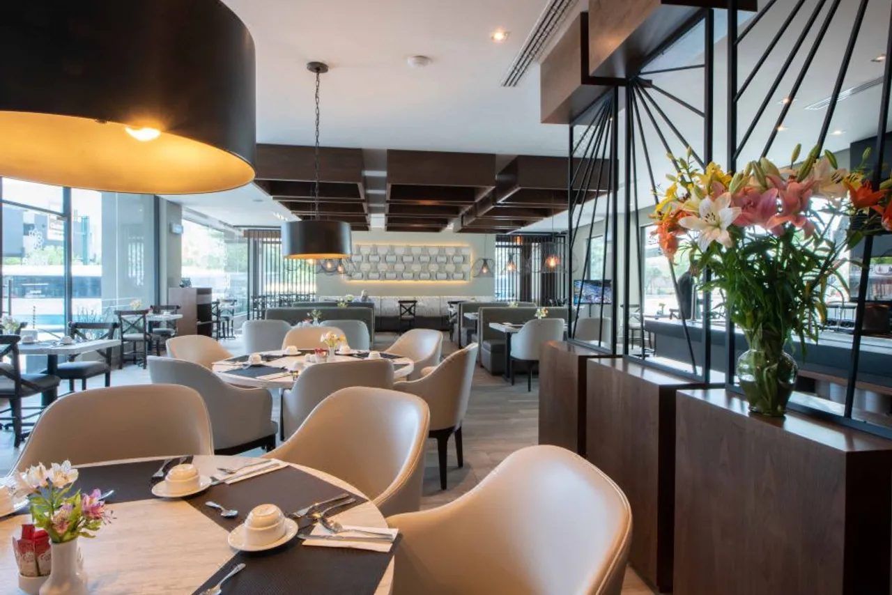 Hotel Antaris Cintermex — ภาพห้องพักและบรรยากาศ