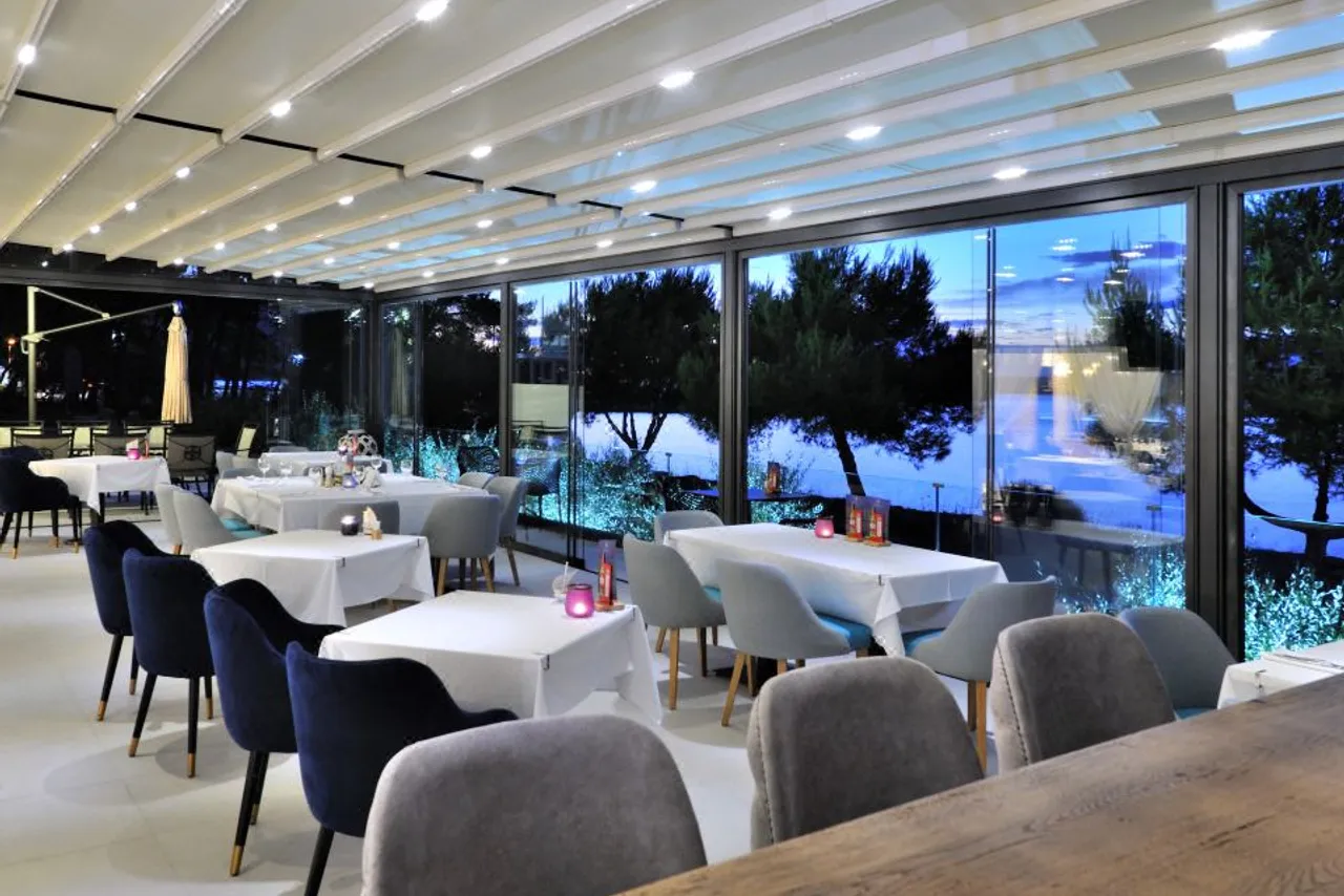 Hotel Antica — ภาพห้องพักและบรรยากาศ