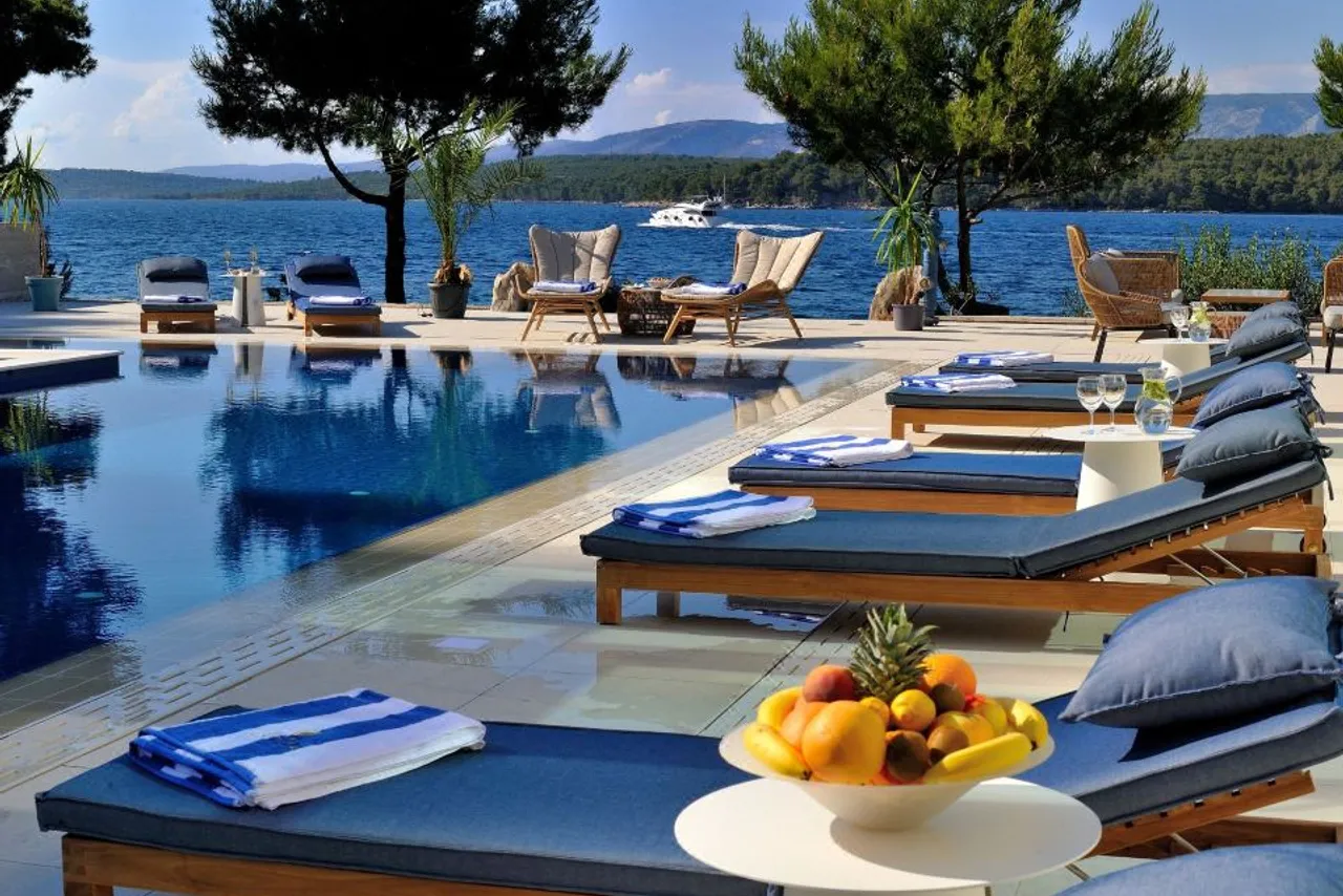 Hotel Antica — ภาพห้องพักและบรรยากาศ