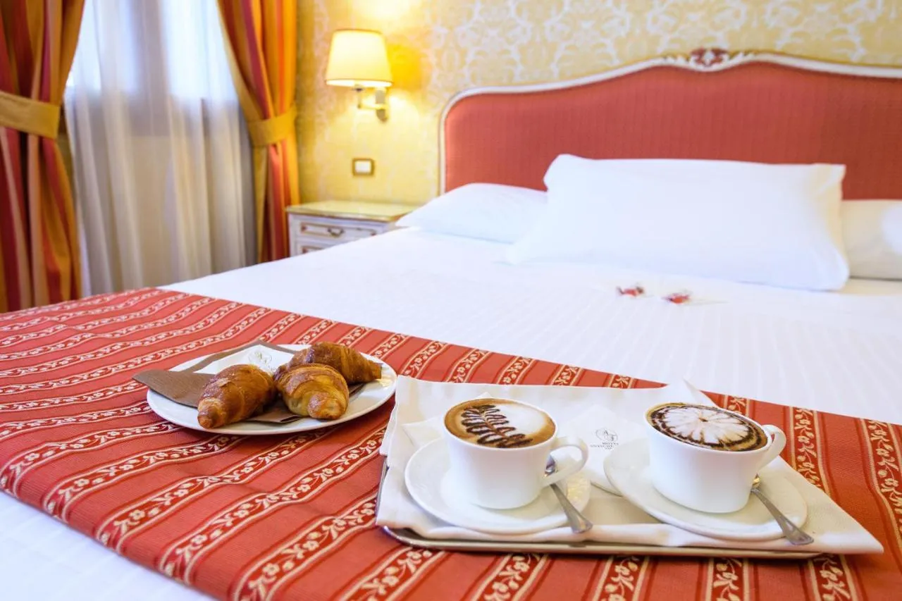 Hotel Antiche Figure — rooms and atmosphere