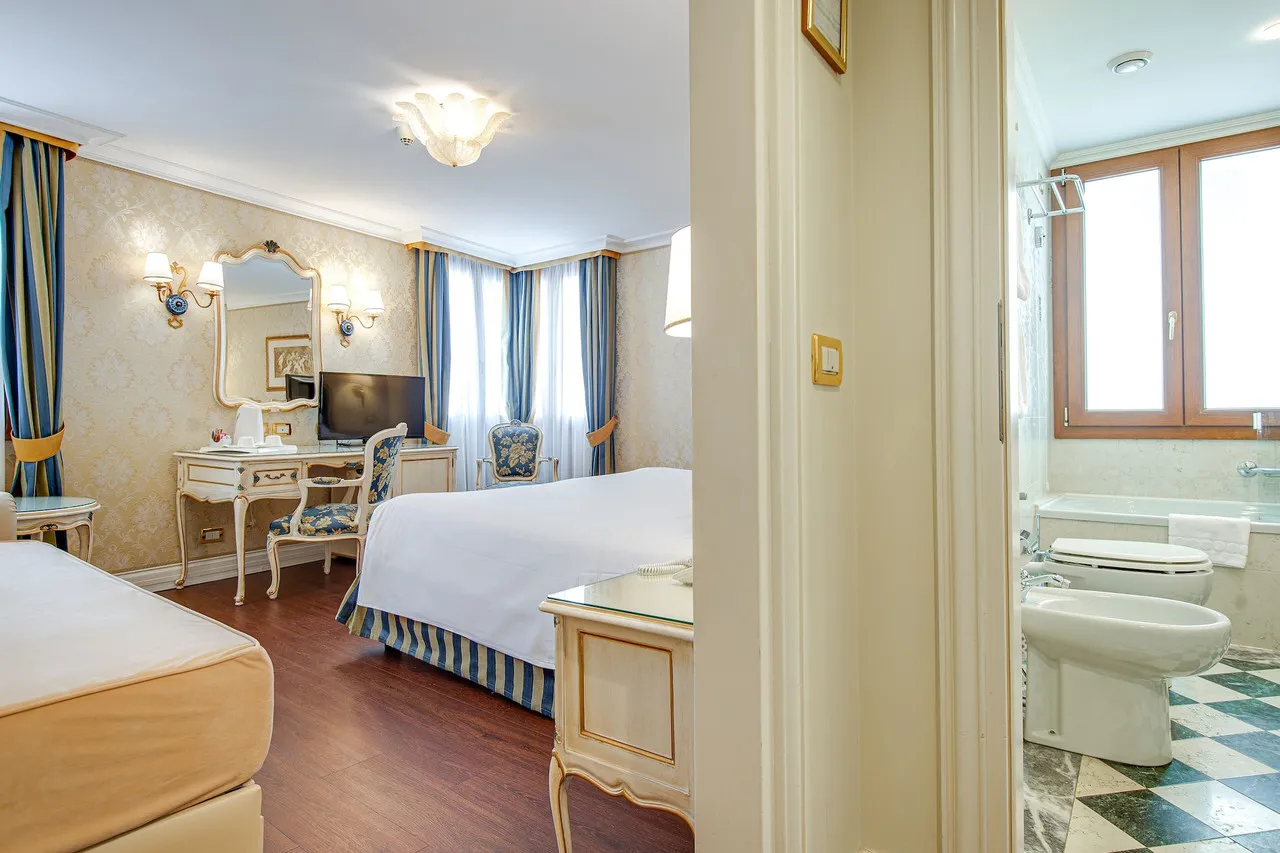 Hotel Antiche Figure — rooms and atmosphere