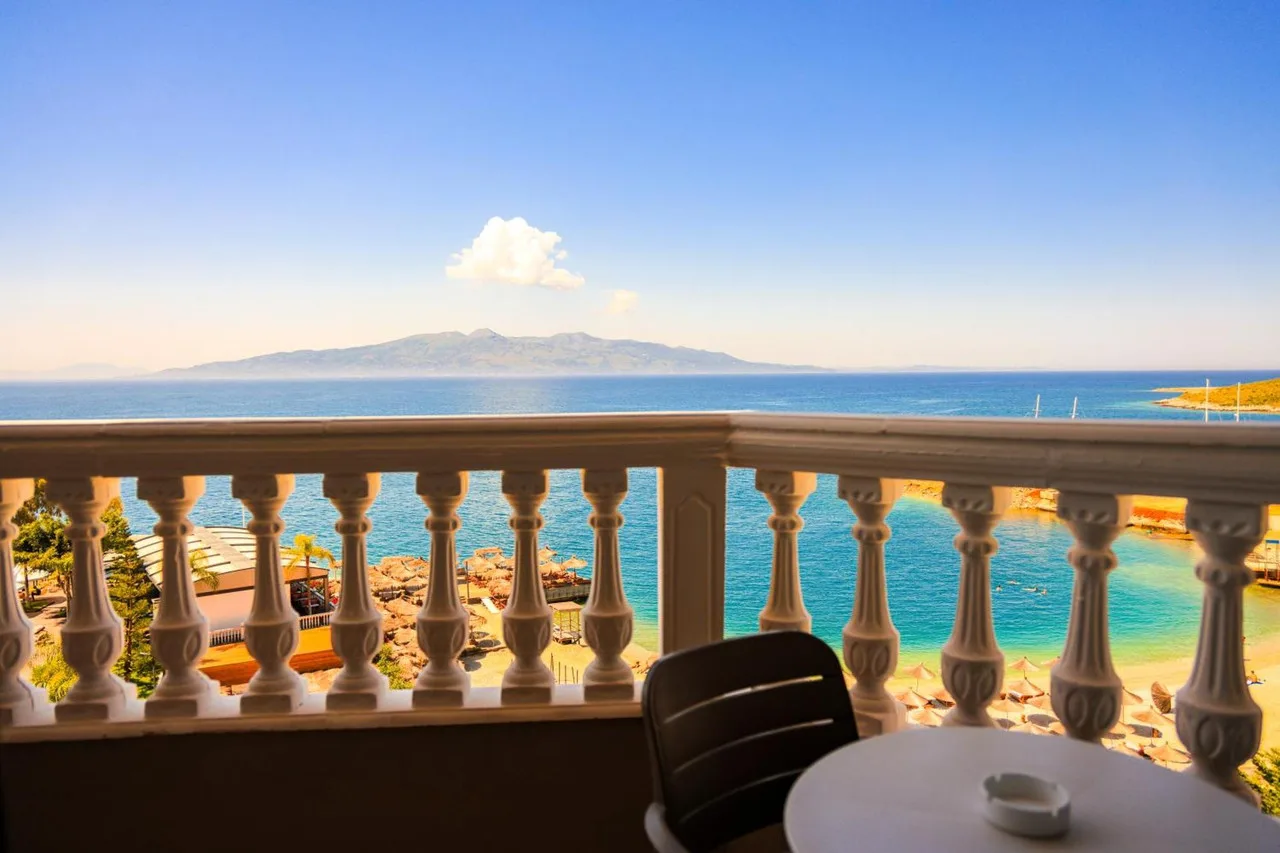 Hotel Apollon Saranda — ภาพห้องพักและบรรยากาศ