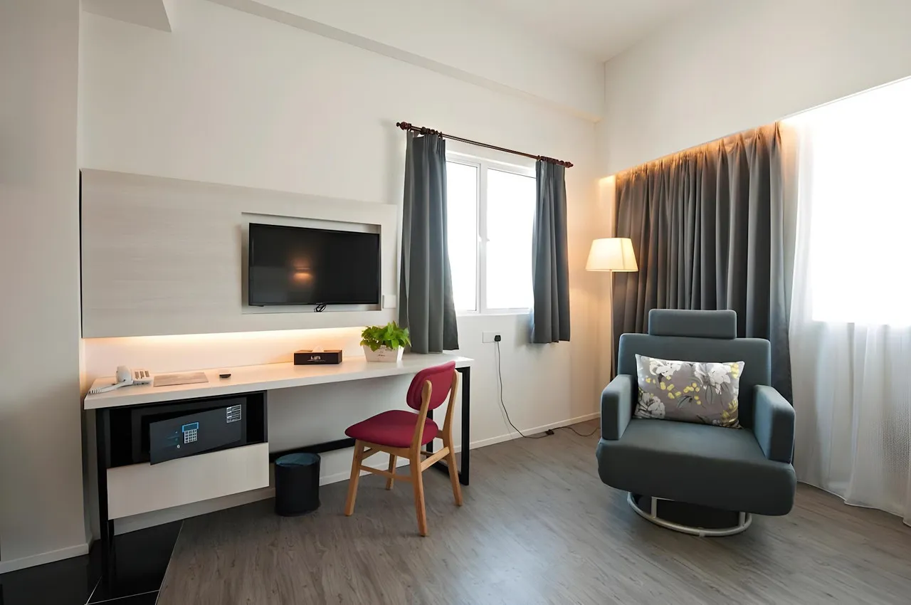 Hotel Arissa — rooms and atmosphere
