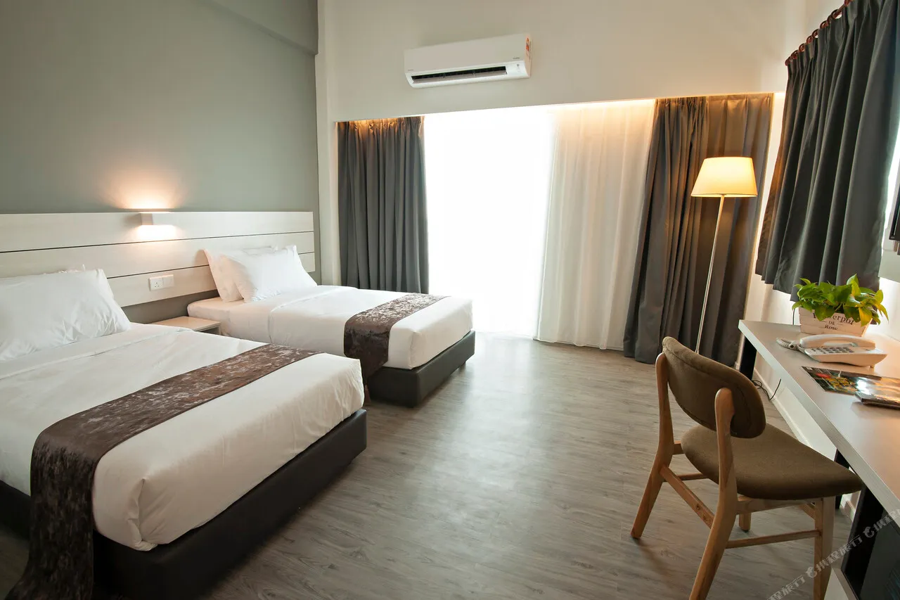 Hotel Arissa — rooms and atmosphere