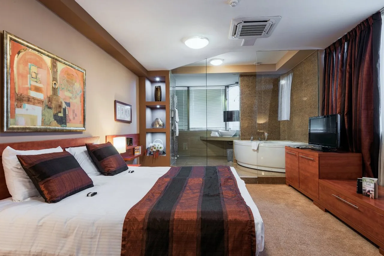 Hotel Arka — ภาพห้องพักและบรรยากาศ