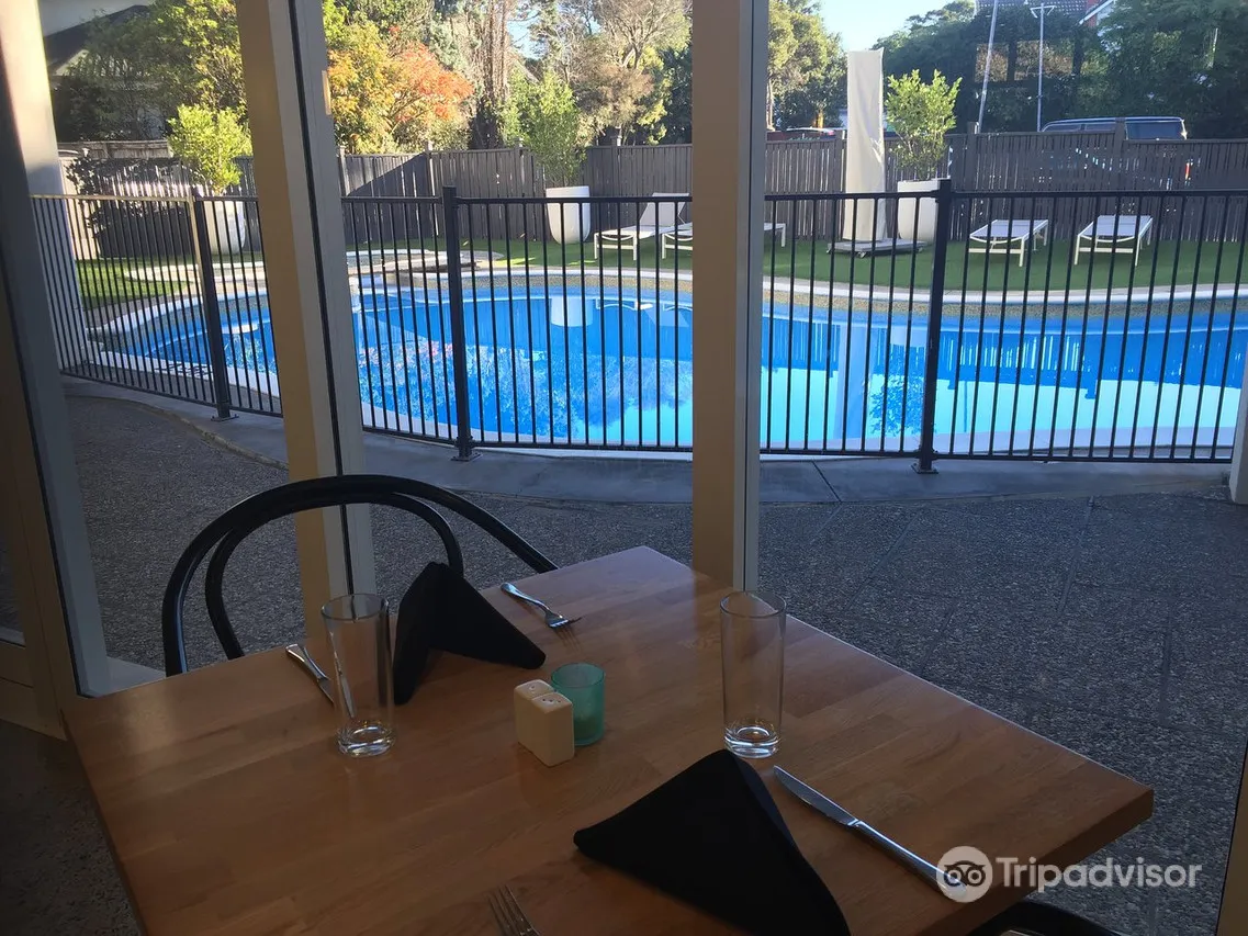 Hotel Armitage Tauranga — rooms and atmosphere