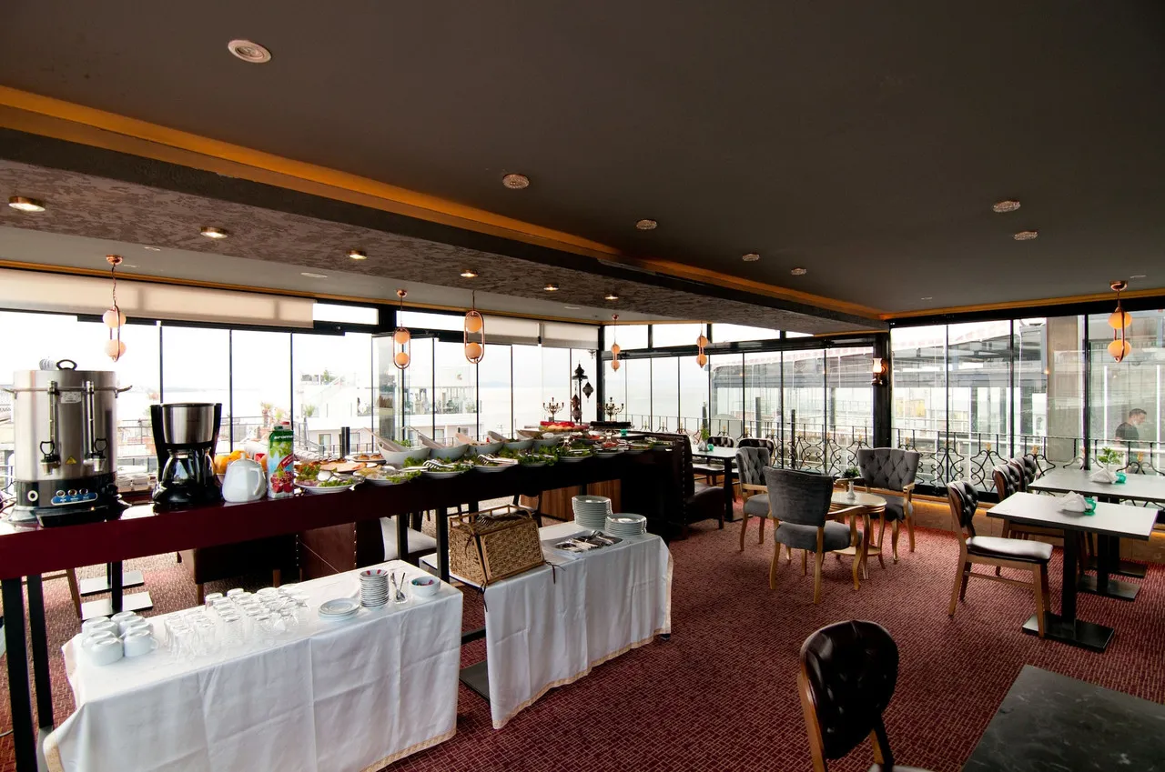 Hotel Aslan Istanbul — rooms and atmosphere