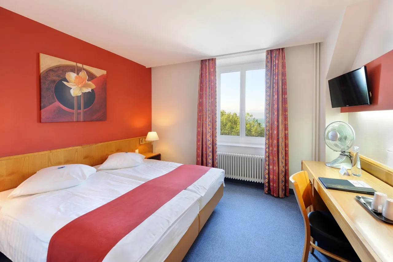 Hotel Aulac — rooms and atmosphere