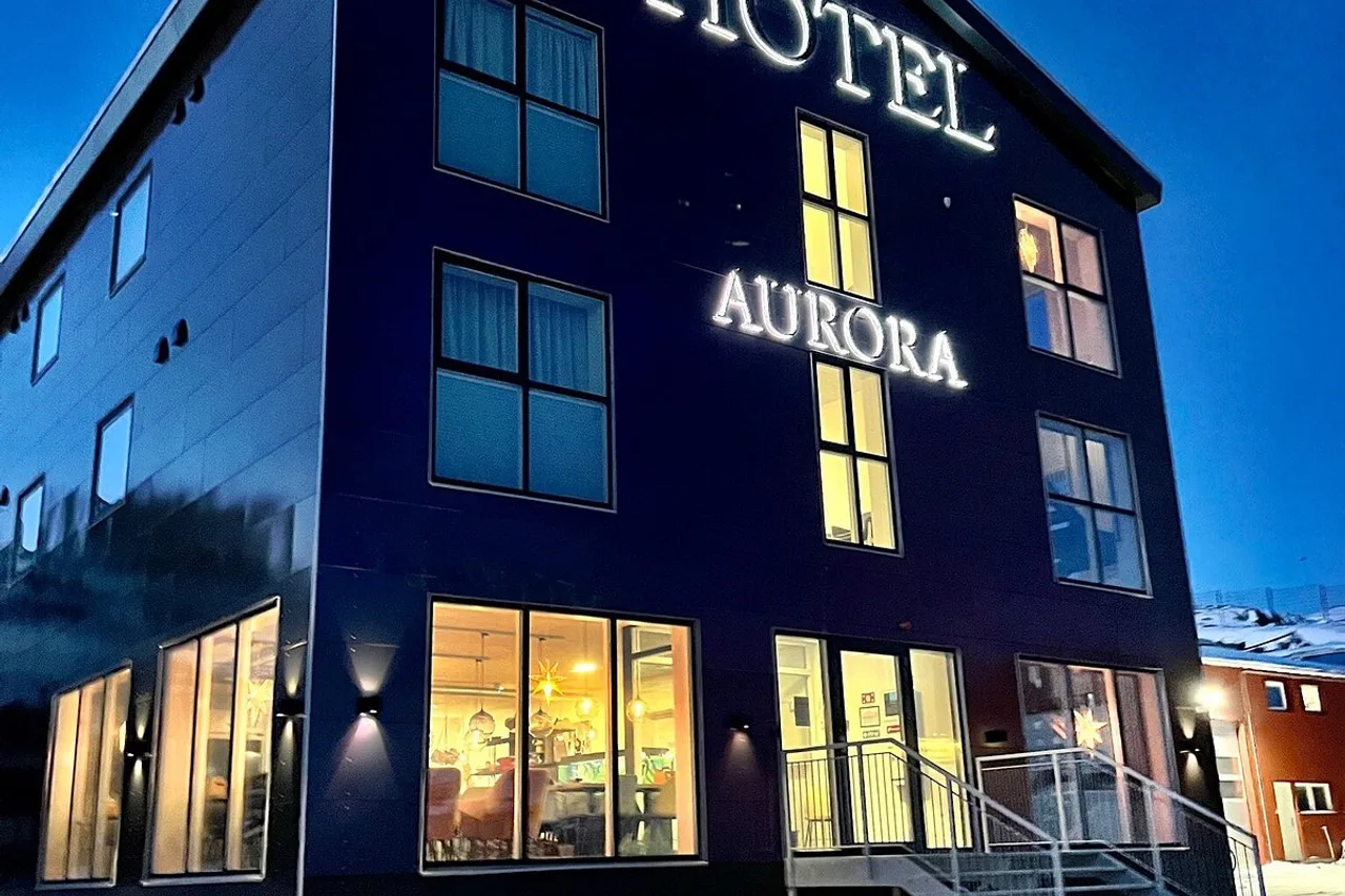 Hotel Aurora — ภาพห้องพักและบรรยากาศ
