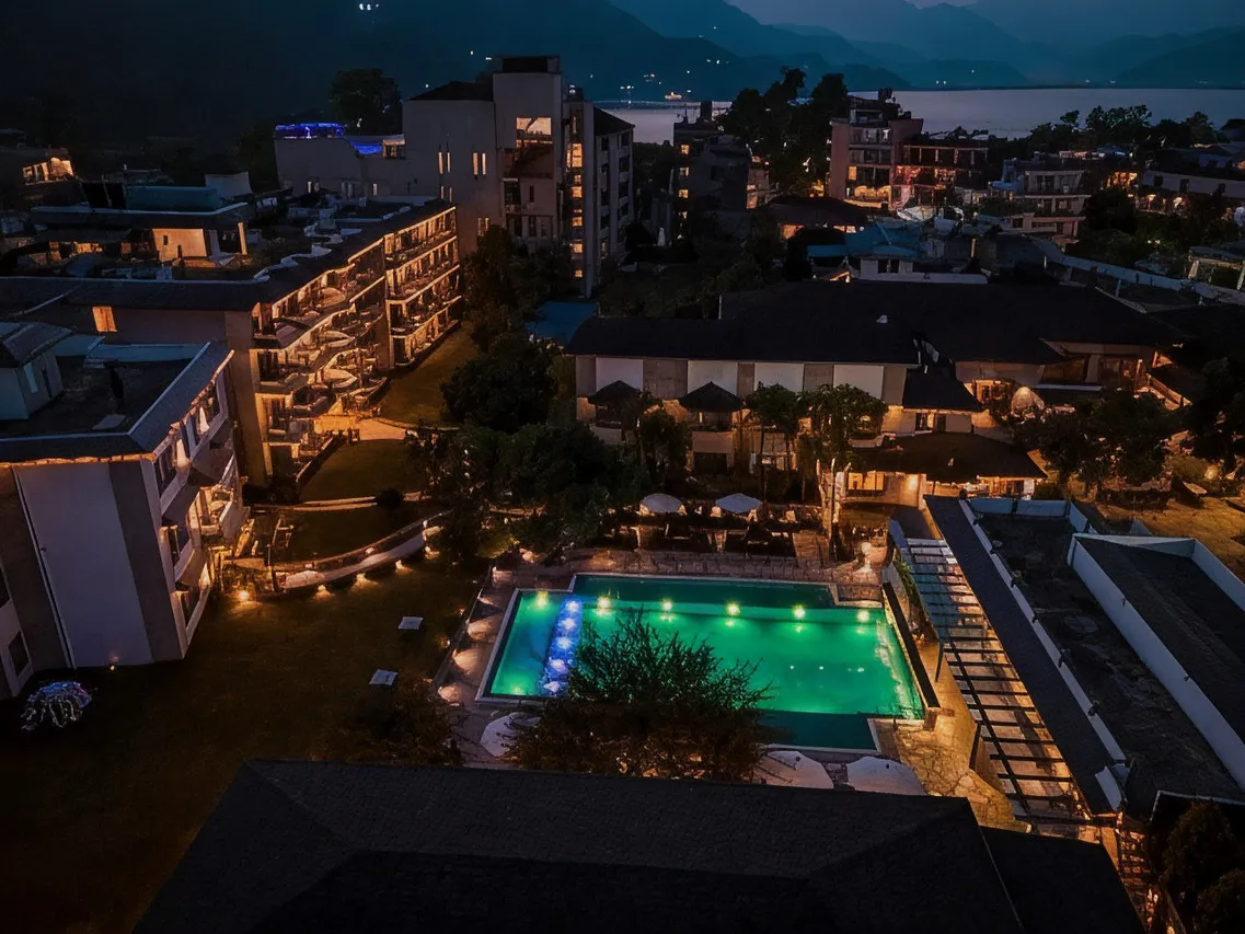 Hotel Barahi Pokhara — rooms and atmosphere