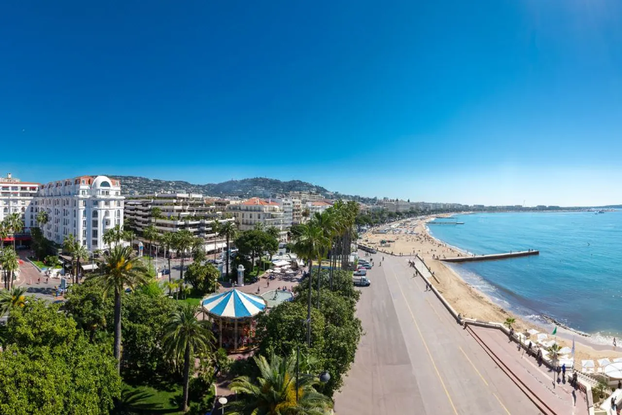 Hotel Barriere Le Majestic Cannes — โรงแรมในกานส์