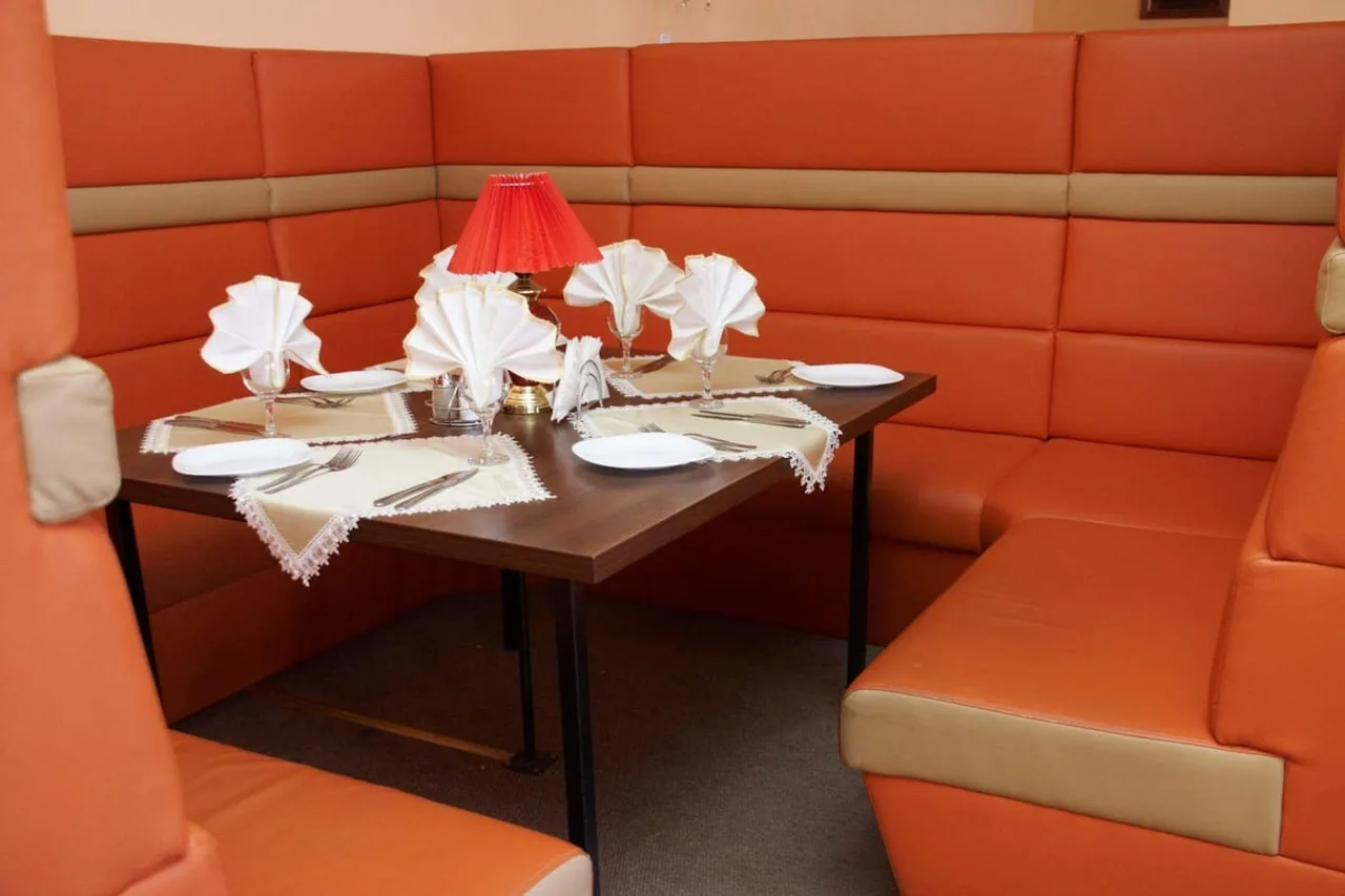 Hotel Belarus Brest — ภาพห้องพักและบรรยากาศ
