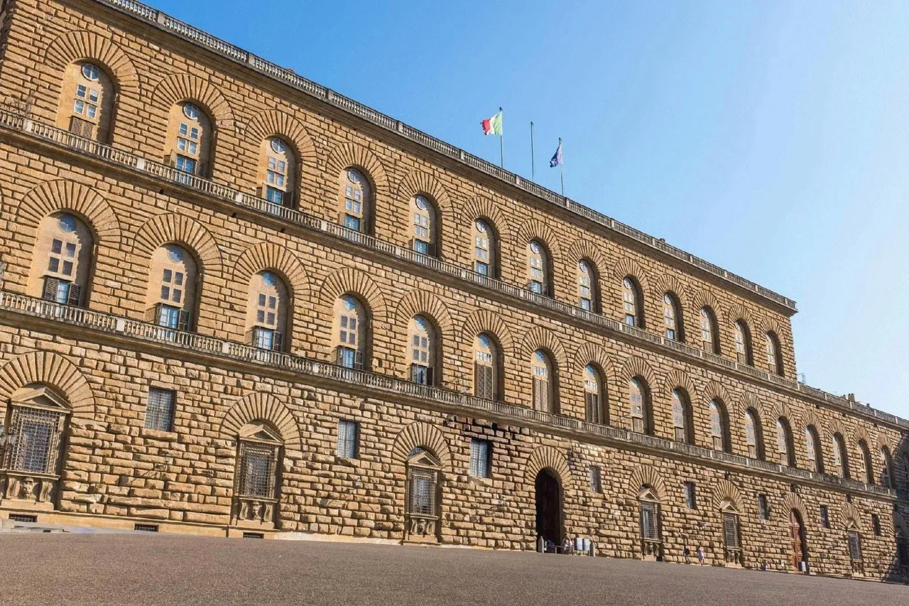 Hotel Bella Firenze — rooms and atmosphere
