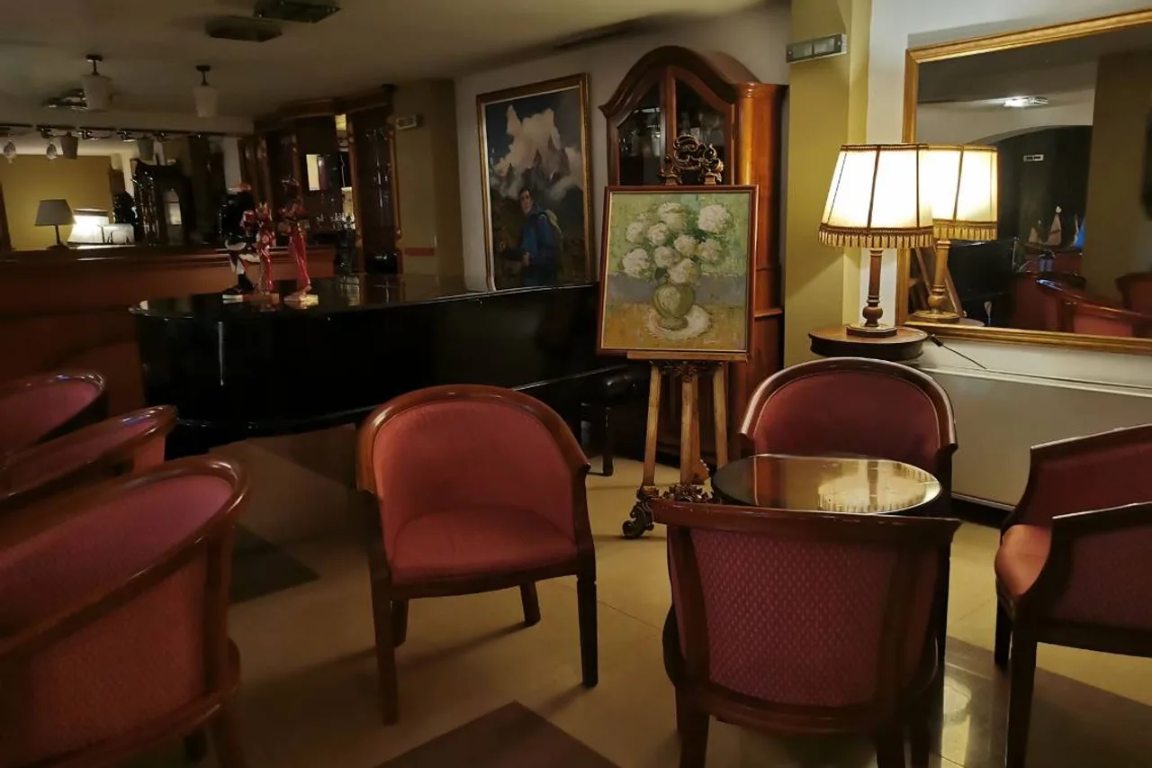 Hotel Belvedere — ภาพห้องพักและบรรยากาศ
