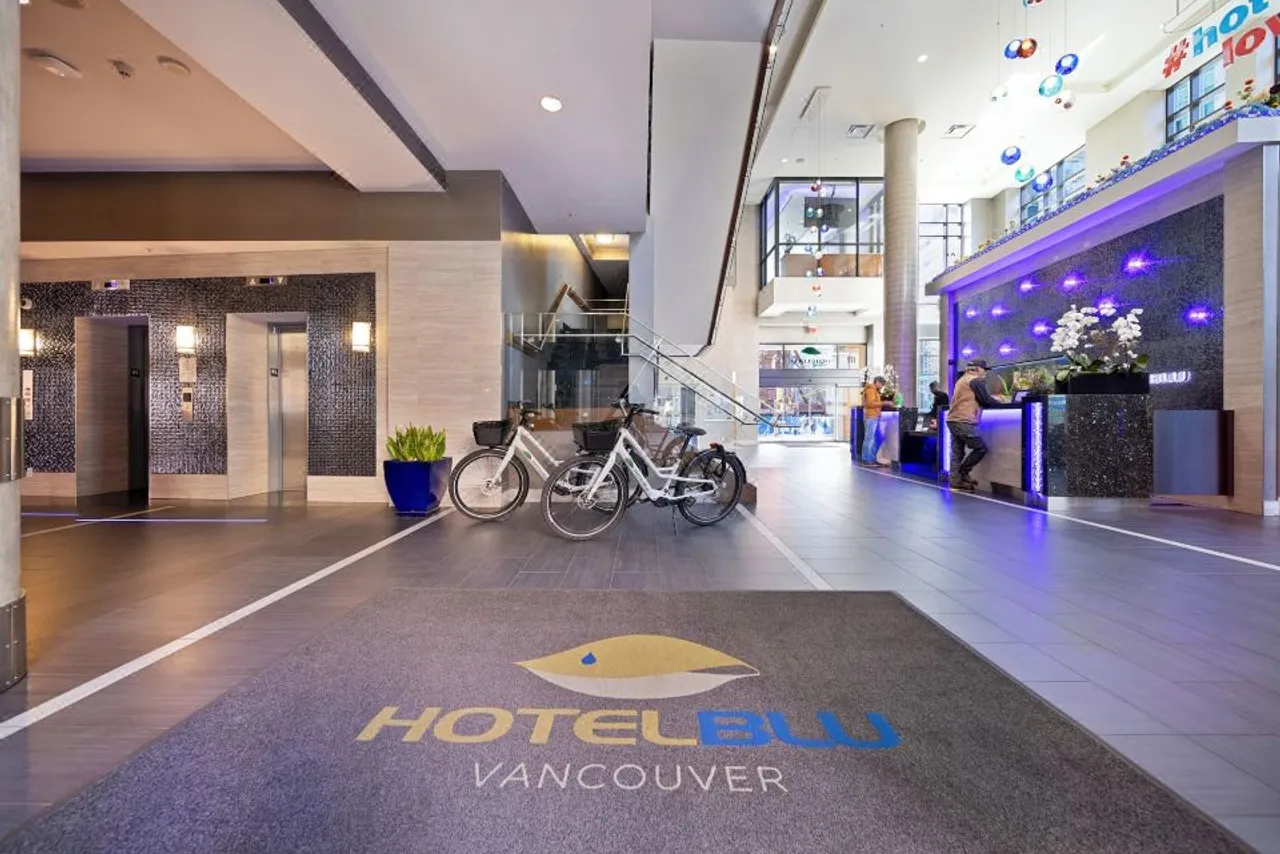 Hotel BLU Vancouver — ภาพห้องพักและบรรยากาศ