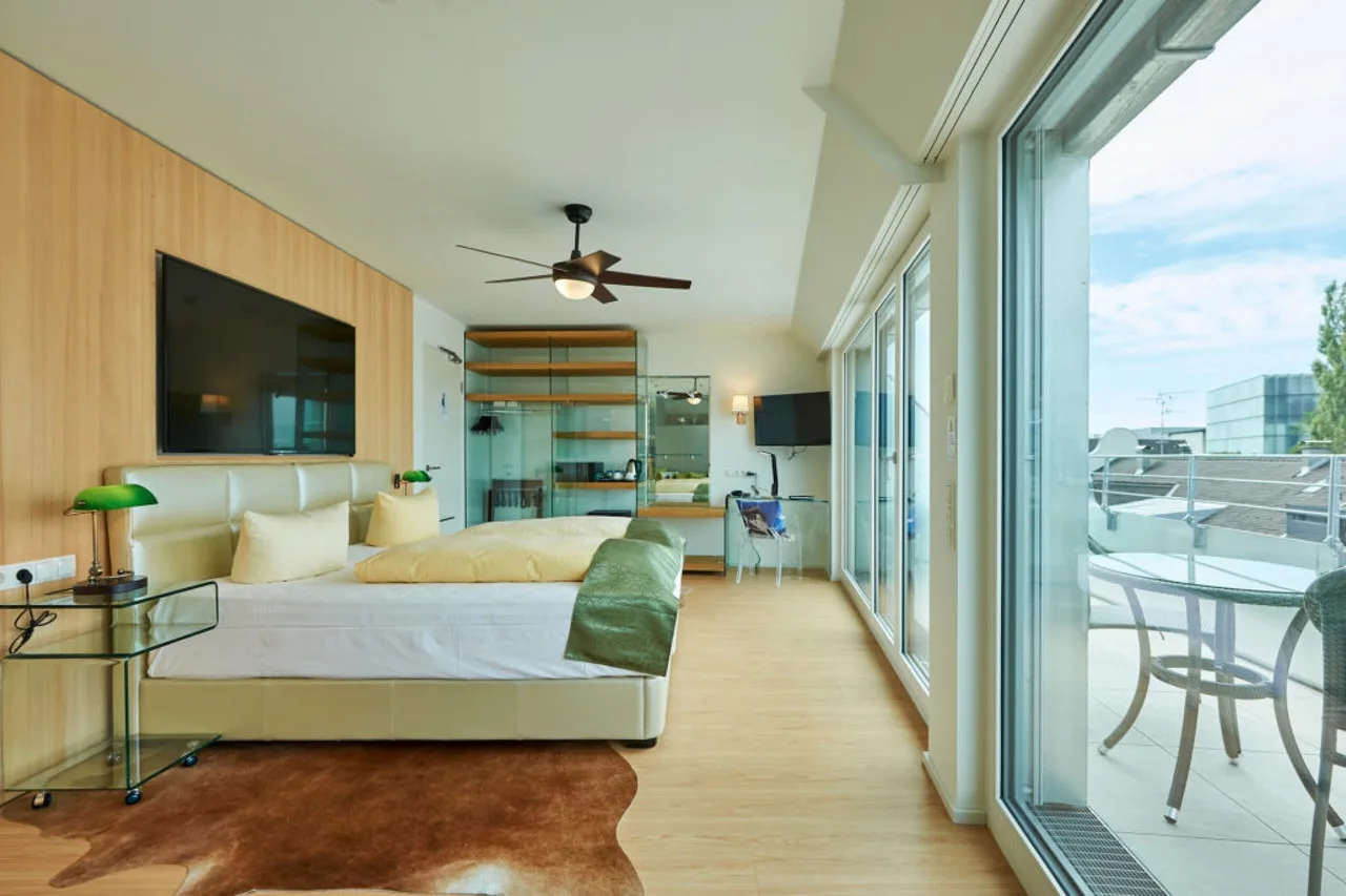 Hotel Bodensee — ภาพห้องพักและบรรยากาศ