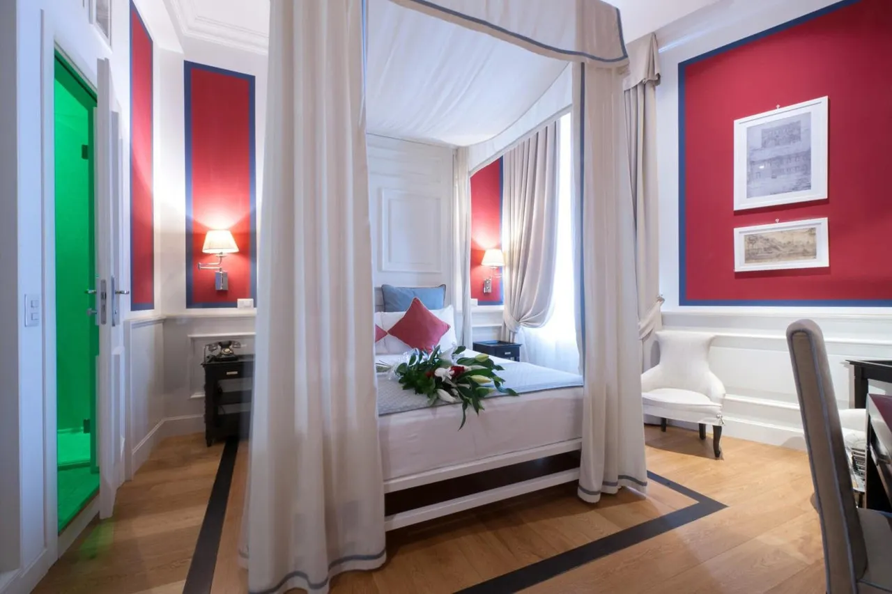 Hotel Bologna — rooms and atmosphere