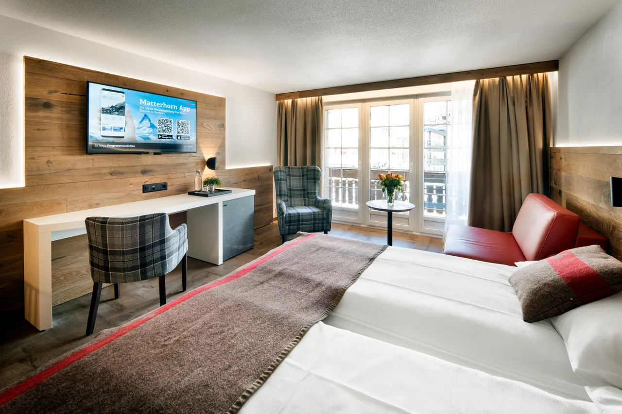 Hotel Butterfly (BW Signature Collection) — rooms and atmosphere