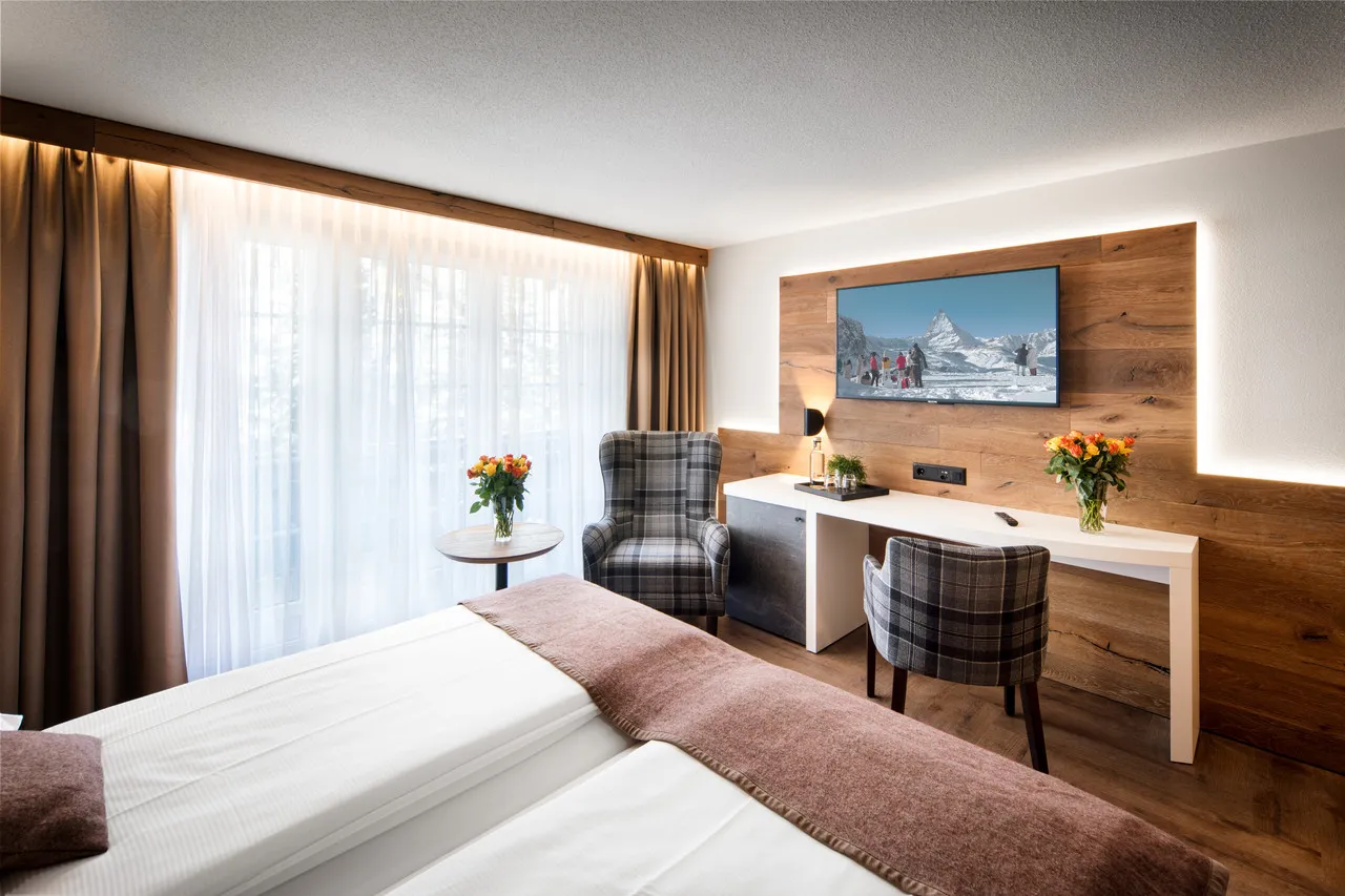 Hotel Butterfly (BW Signature Collection) — rooms and atmosphere