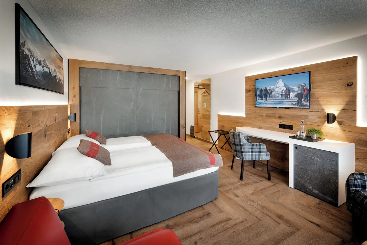 Hotel Butterfly (BW Signature Collection) — rooms and atmosphere