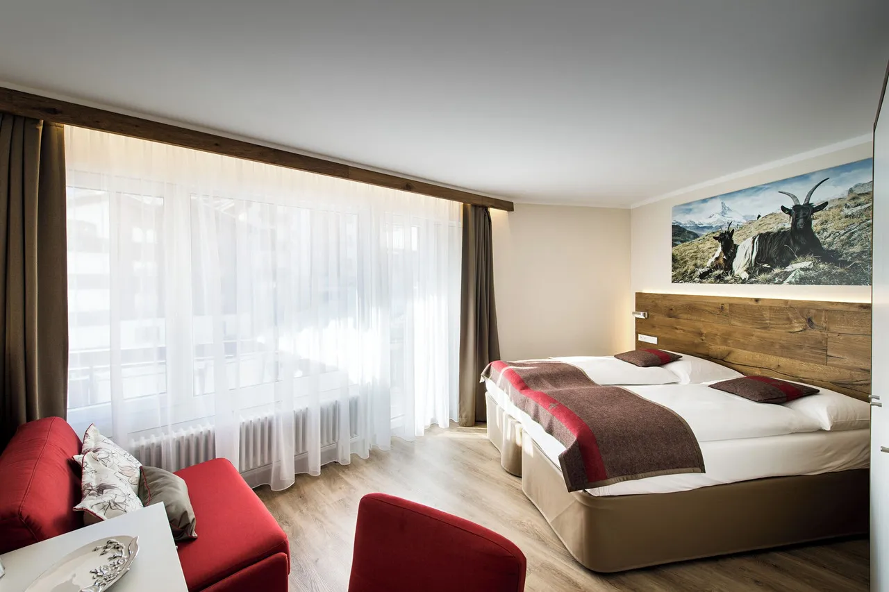 Hotel Butterfly (BW Signature Collection) — rooms and atmosphere