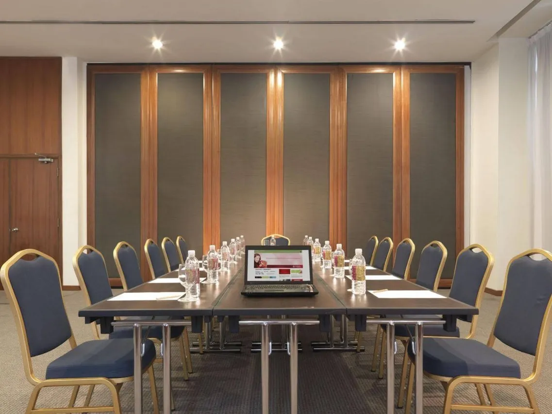 Hotel Capitol Kuala Lumpur — rooms and atmosphere