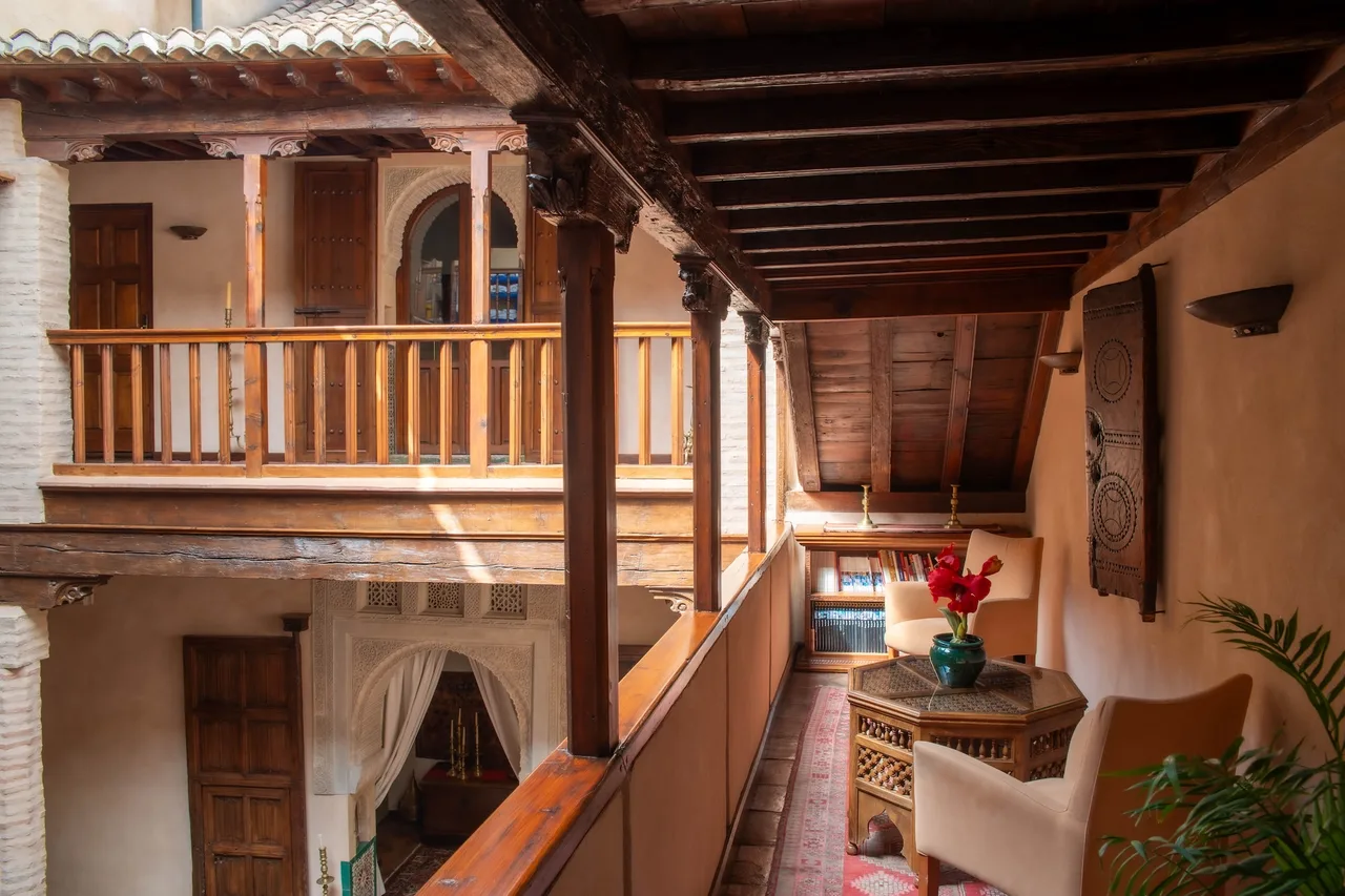 Hotel Casa Morisca — ภาพห้องพักและบรรยากาศ
