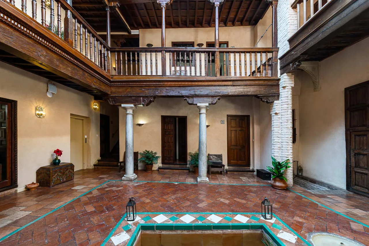 Hotel Casa Morisca — ภาพห้องพักและบรรยากาศ