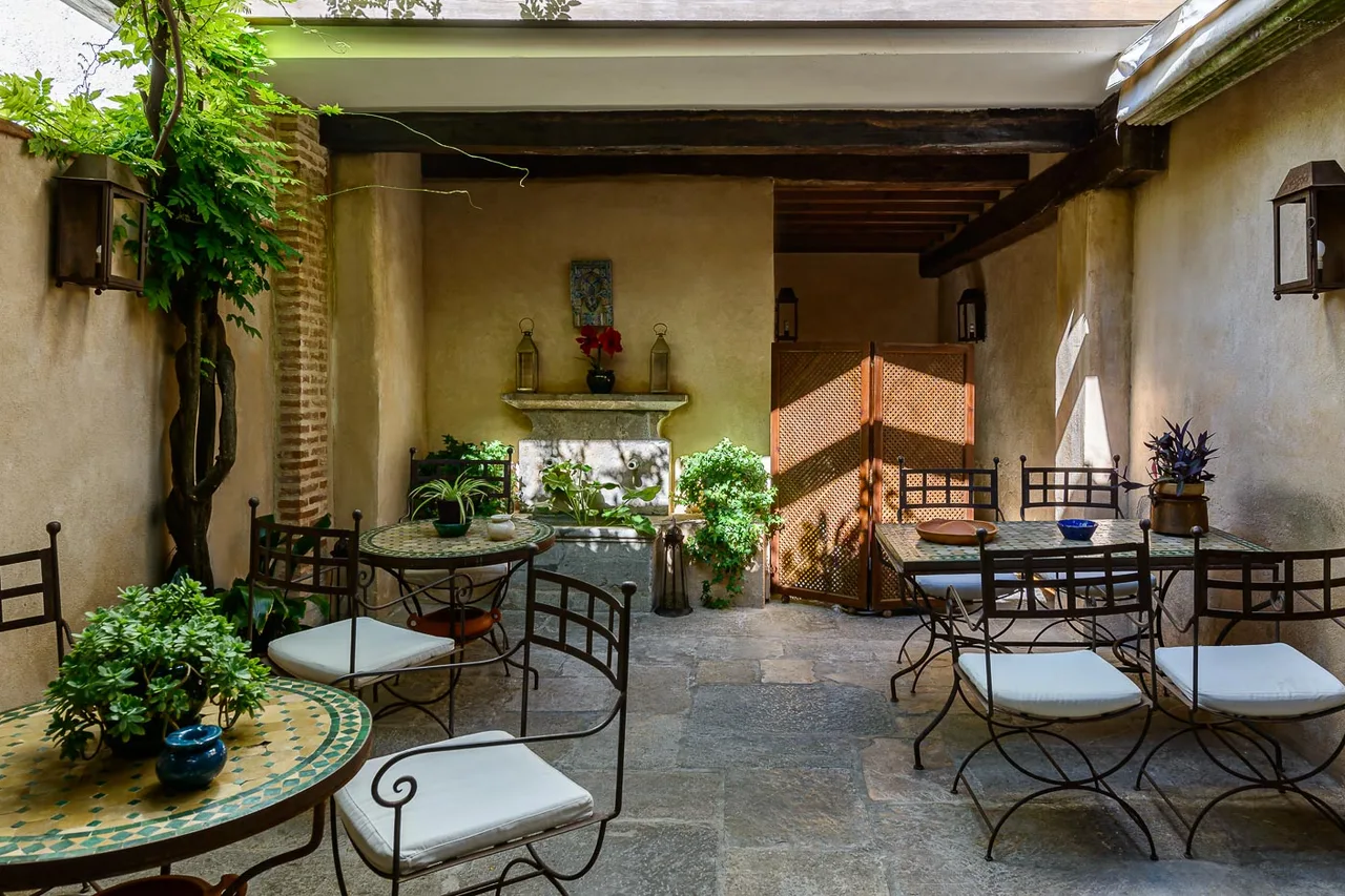Hotel Casa Morisca — ภาพห้องพักและบรรยากาศ