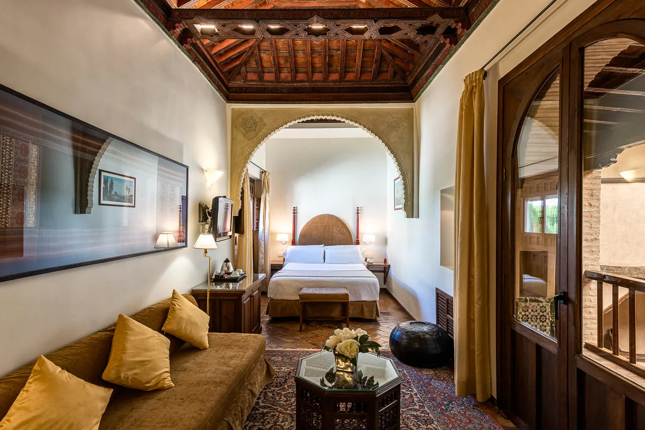 Hotel Casa Morisca — ภาพห้องพักและบรรยากาศ