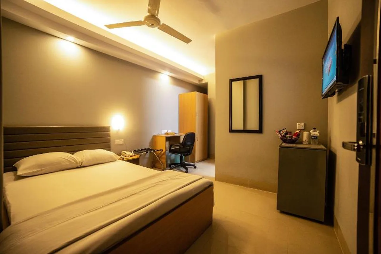 Hotel Castle Salam — ภาพห้องพักและบรรยากาศ