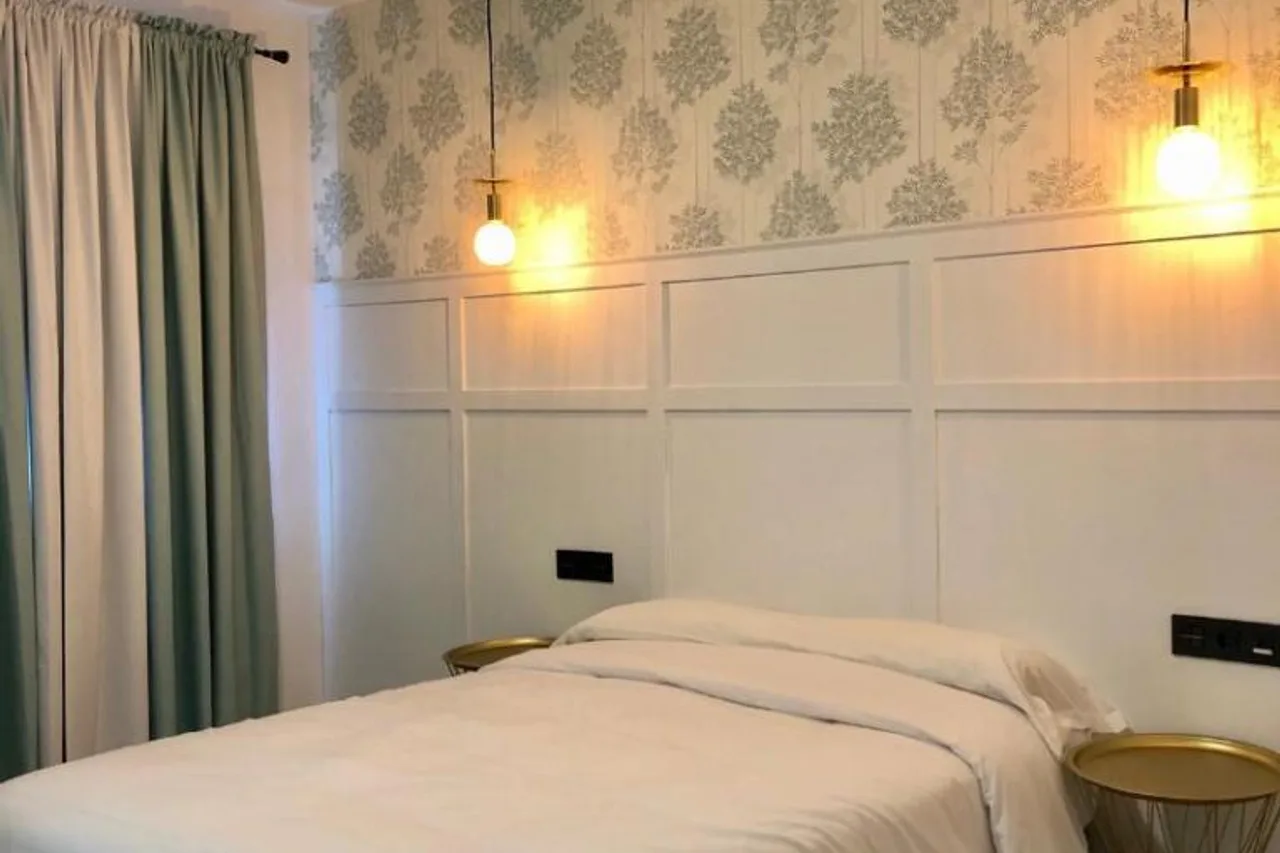 Hotel Cedrán — กรานาดา