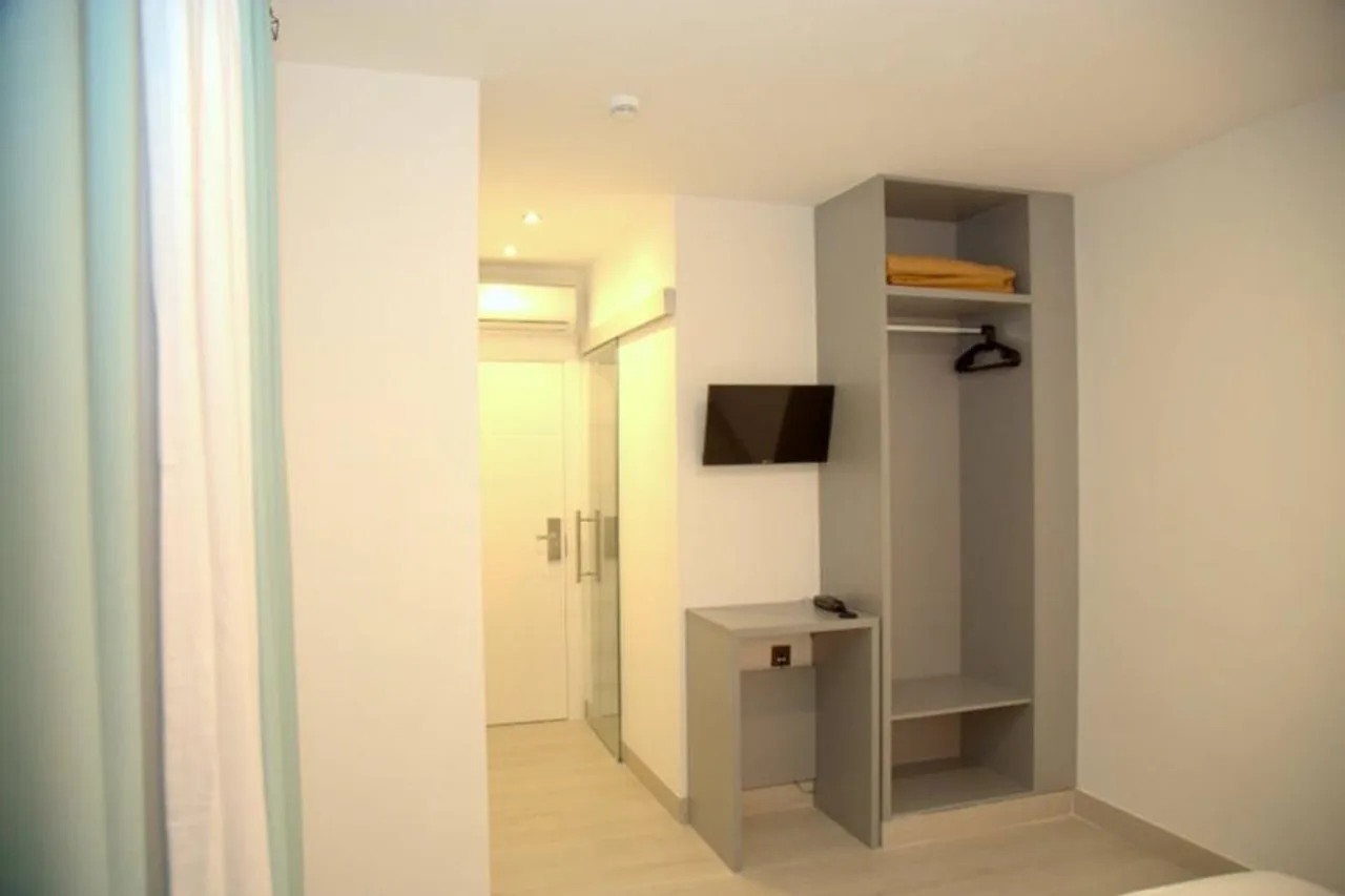 Hotel Cedrán — ภาพห้องพักและบรรยากาศ
