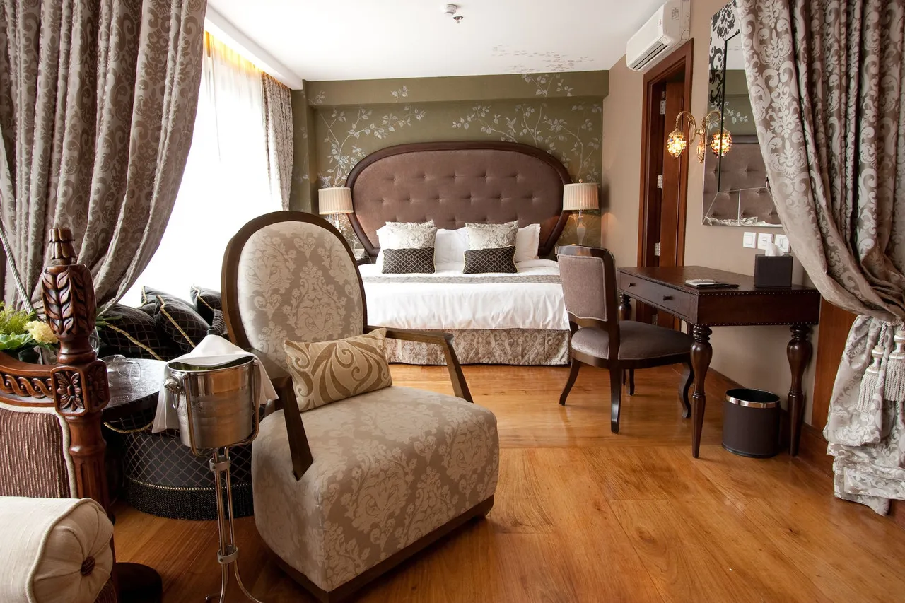 Hotel Celeste — rooms and atmosphere