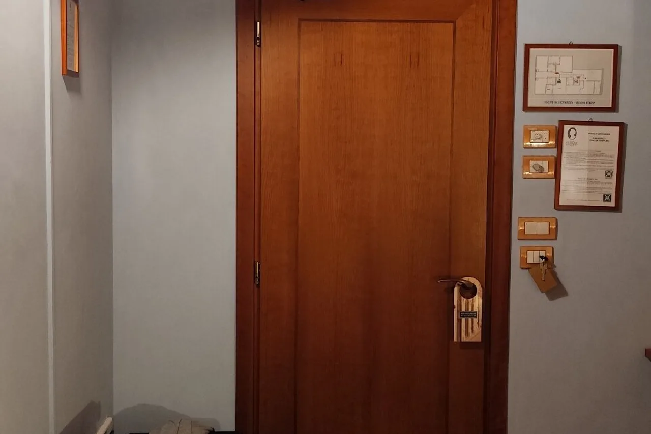 Hotel Cesare — ภาพห้องพักและบรรยากาศ