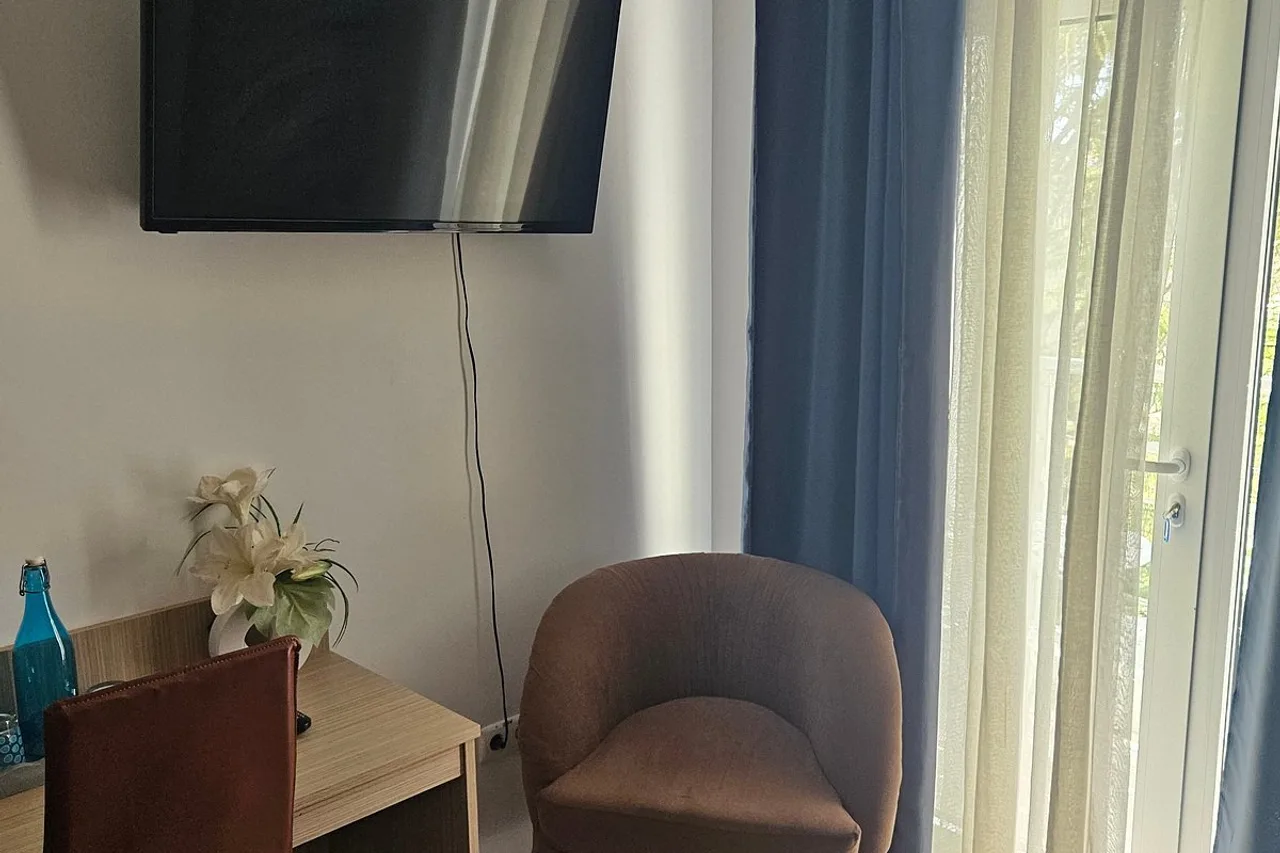 Hotel Cesaria — ภาพห้องพักและบรรยากาศ
