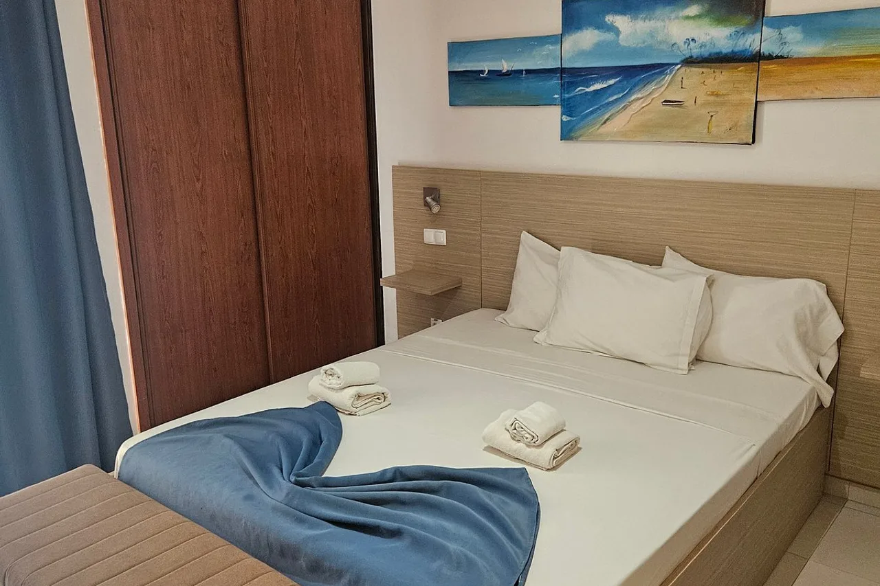 Hotel Cesaria — ภาพห้องพักและบรรยากาศ