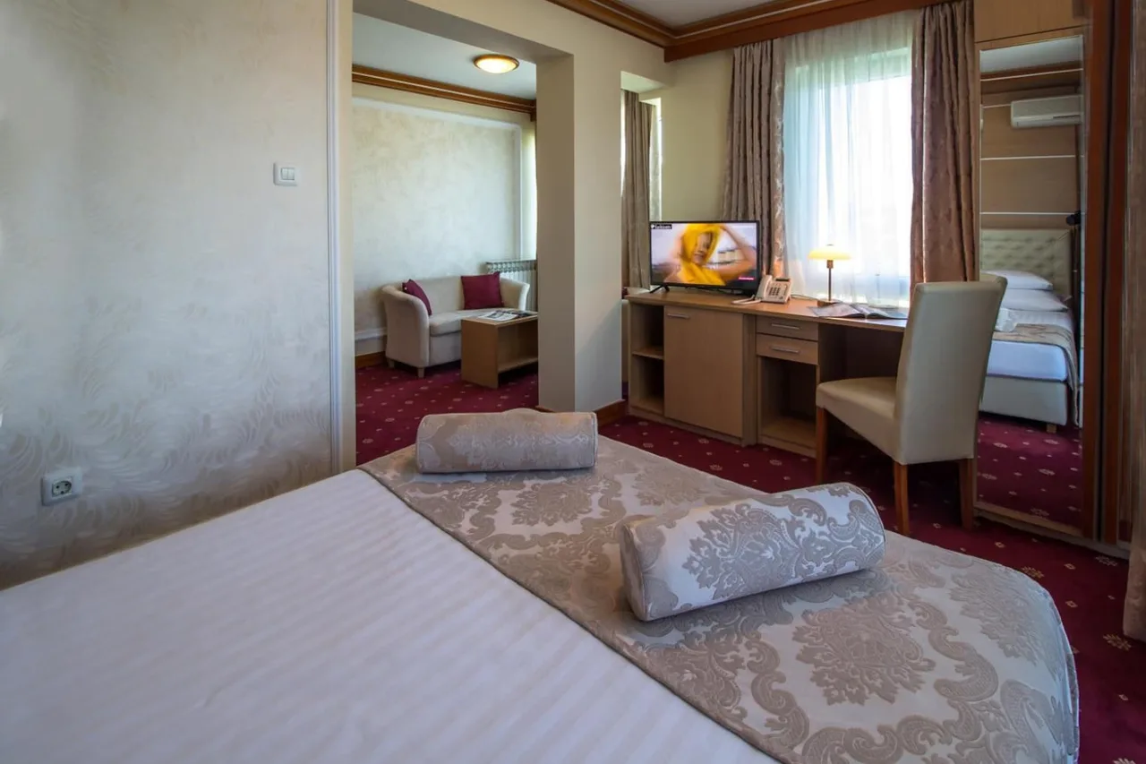 Hotel Cezar Banja Luka — ภาพห้องพักและบรรยากาศ