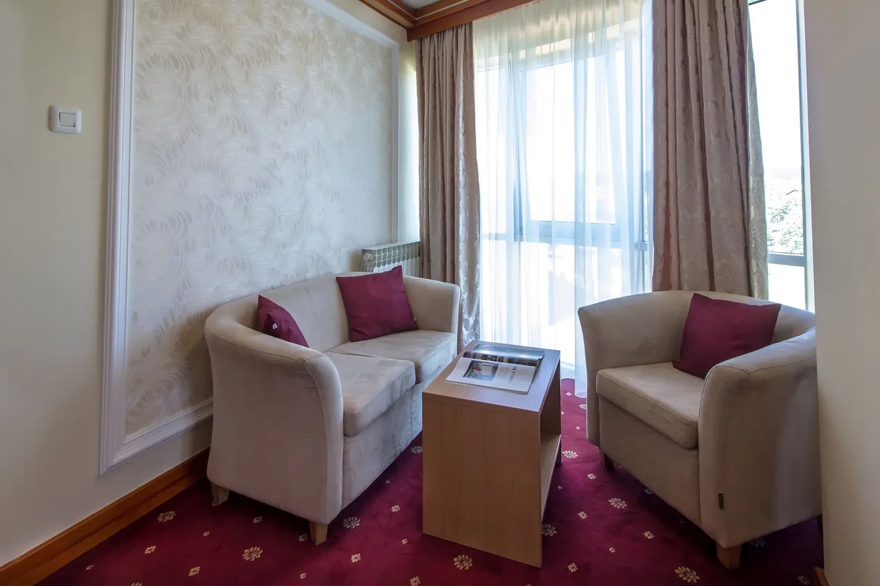 Hotel Cezar Banja Luka — ภาพห้องพักและบรรยากาศ